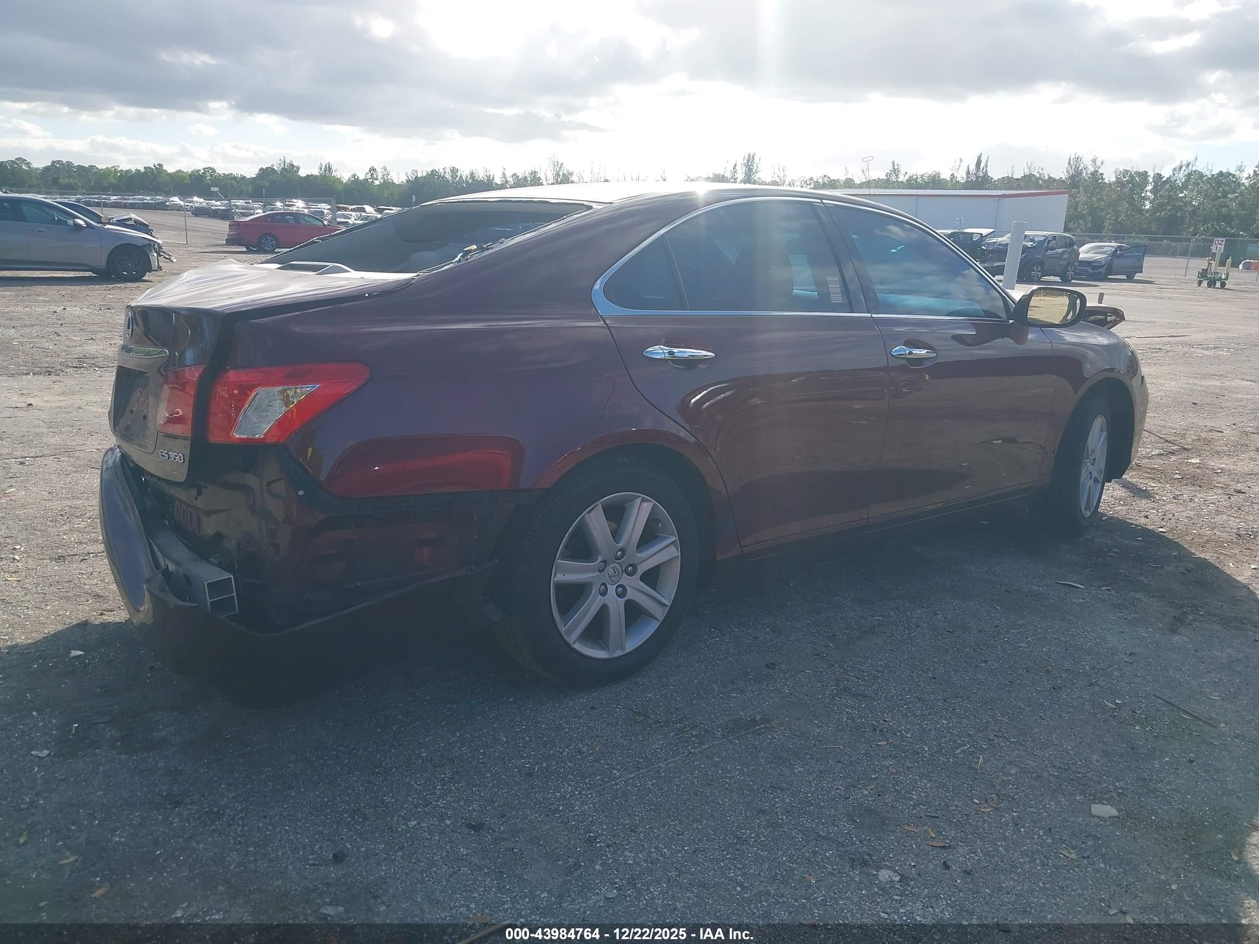 LEXUS ES image 4
