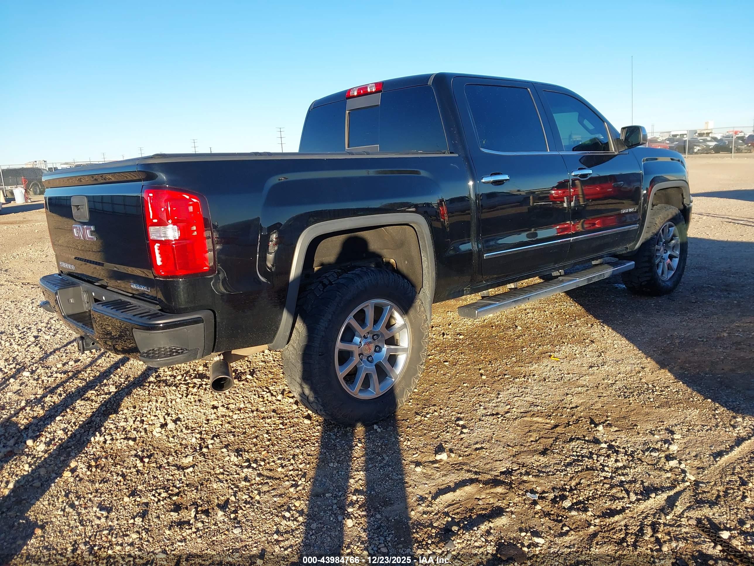 GMC SIERRA image 4