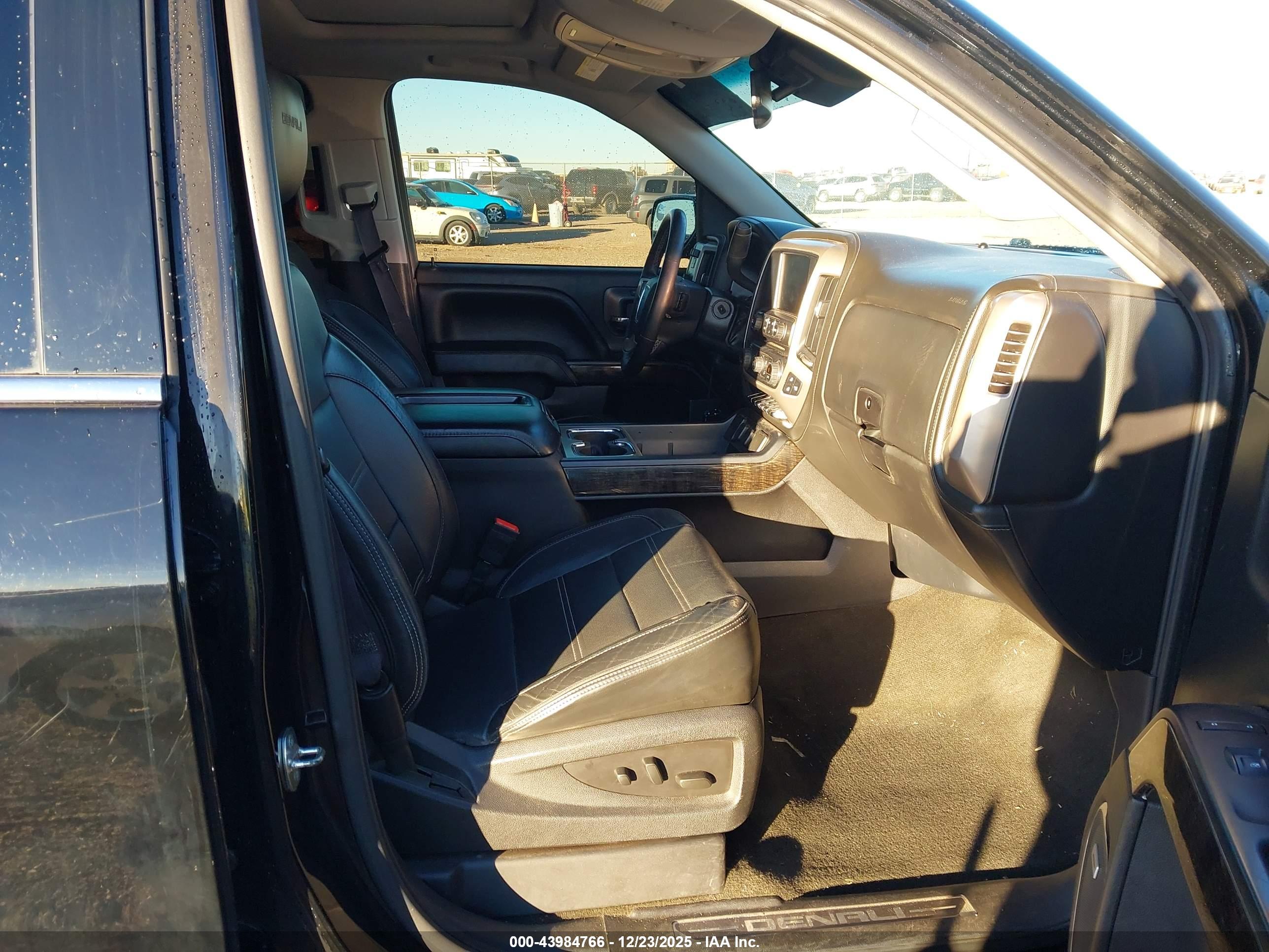GMC SIERRA image 5