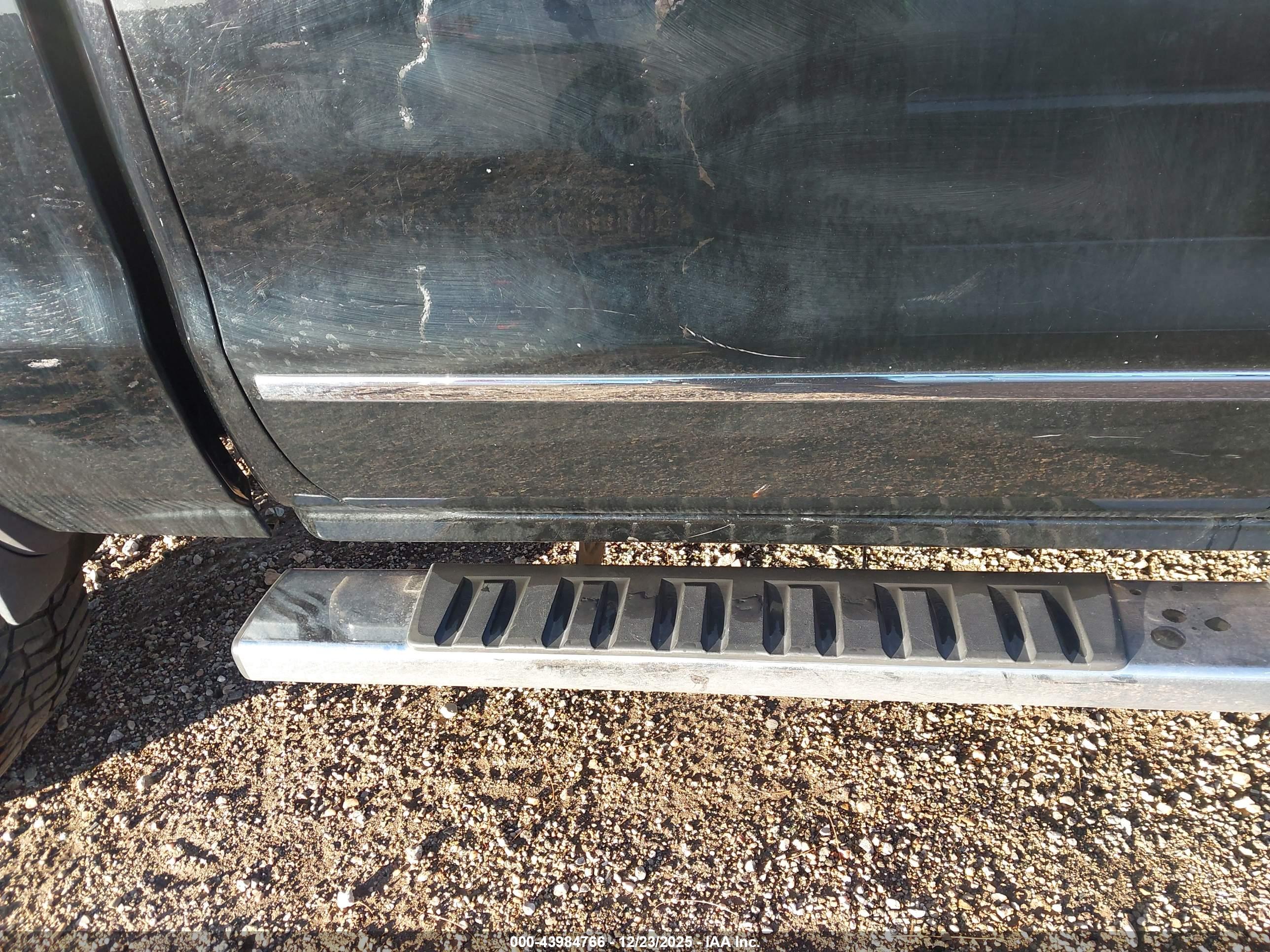 GMC SIERRA image 6