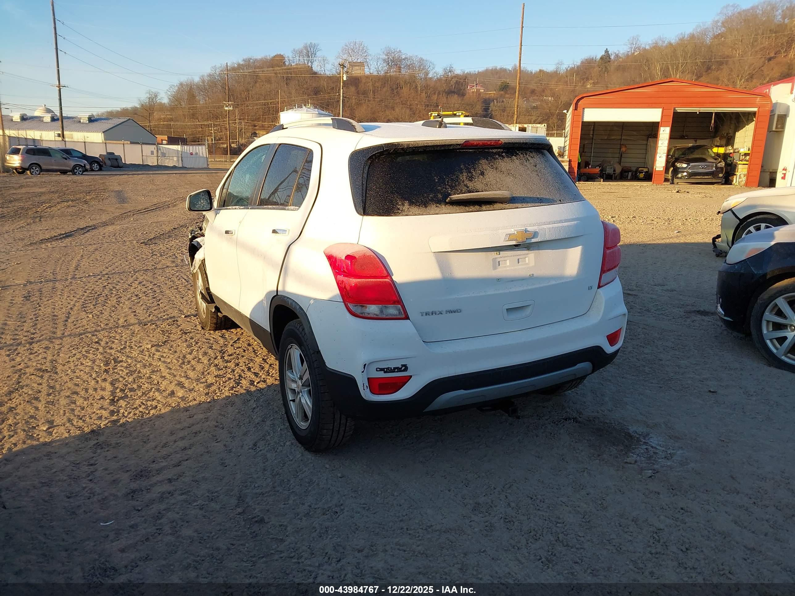 CHEVROLET TRAX image 3