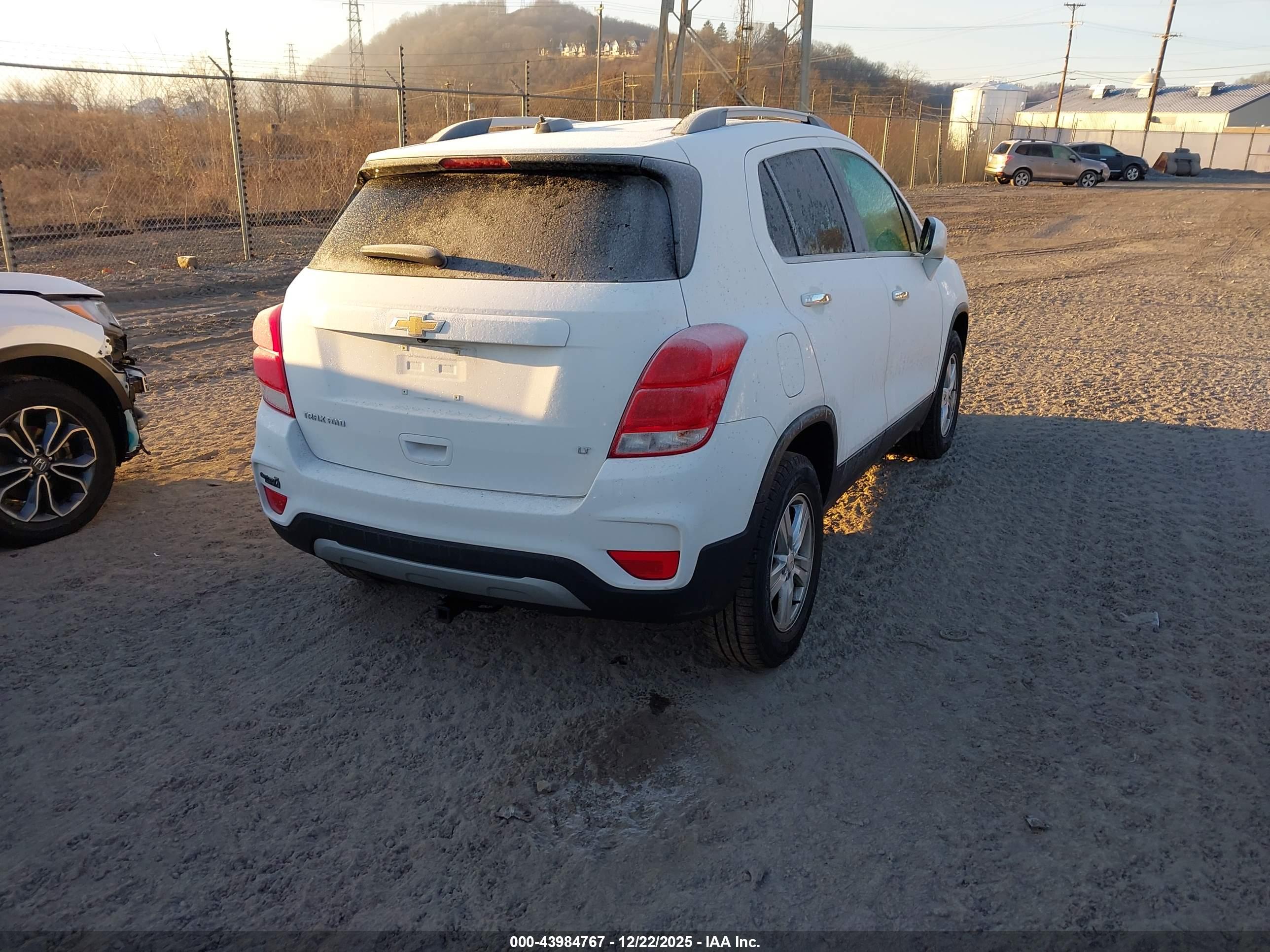 CHEVROLET TRAX image 4
