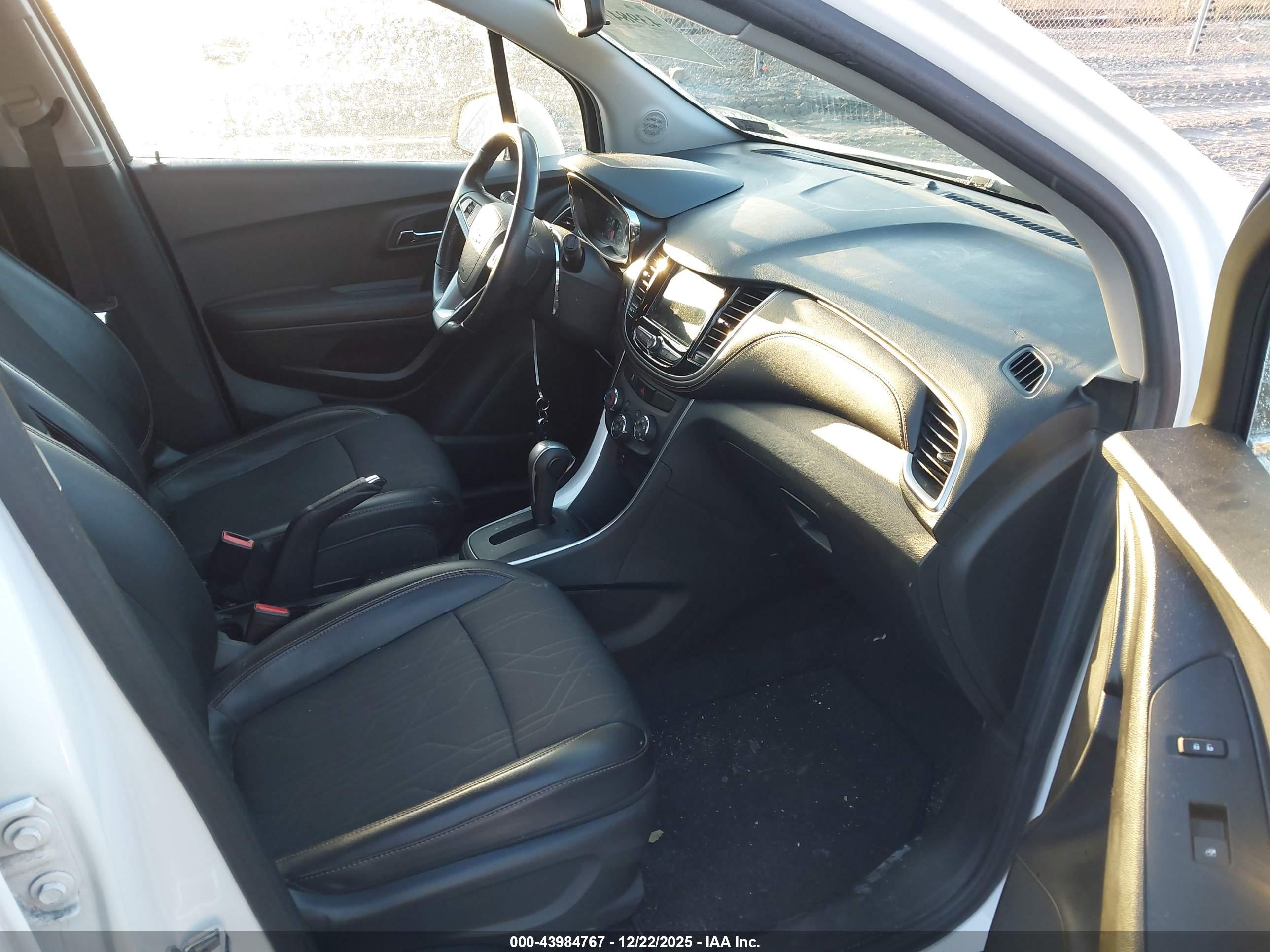 CHEVROLET TRAX image 5