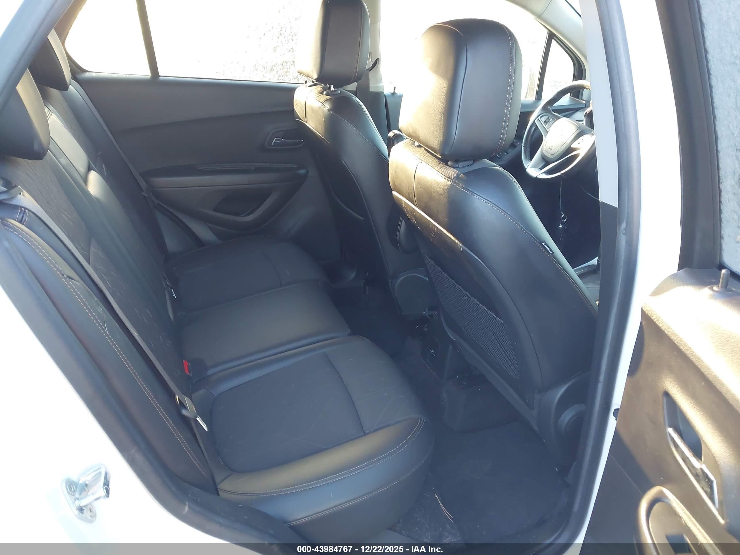 CHEVROLET TRAX image 8