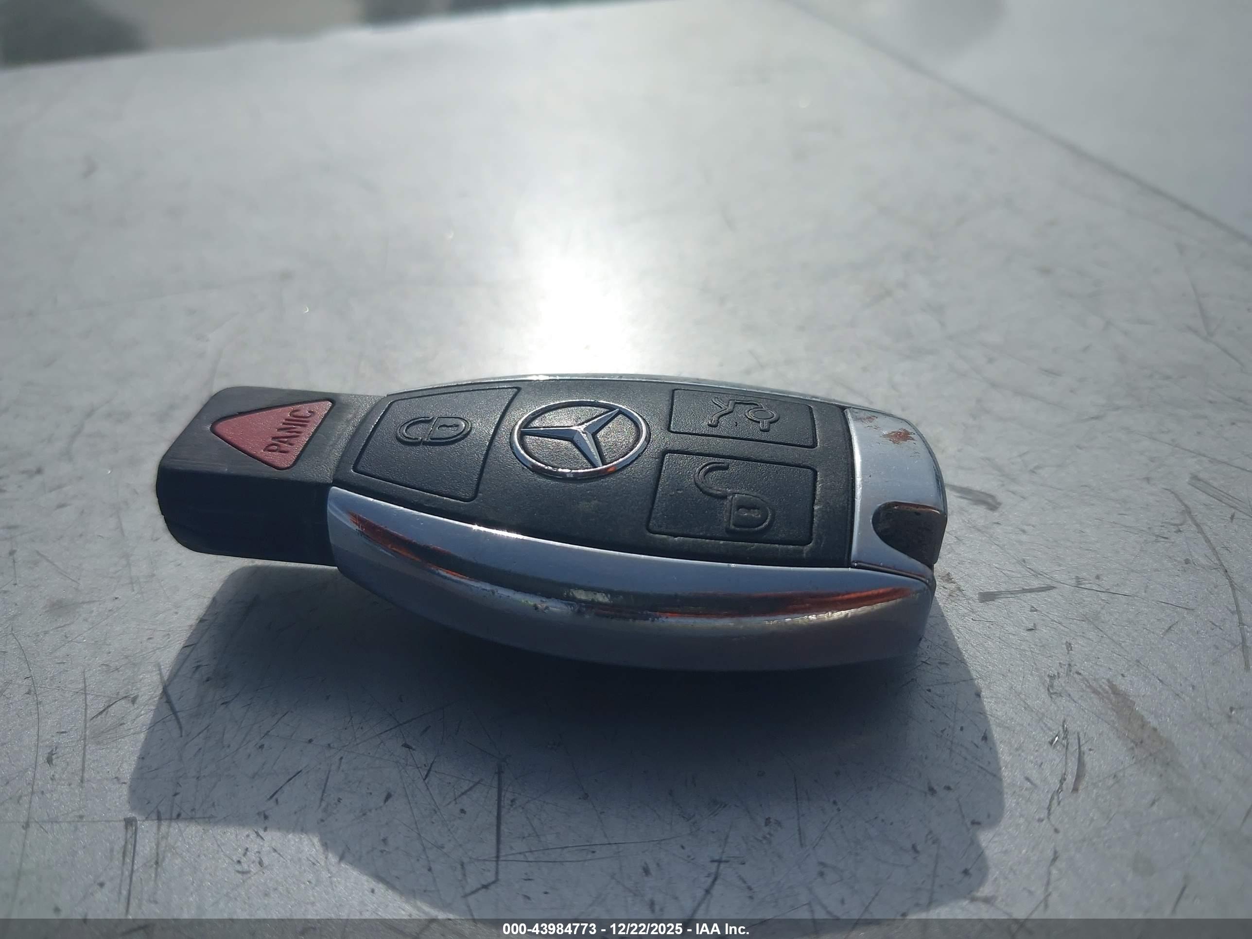 MERCEDES-BENZ C-CLASS image 11