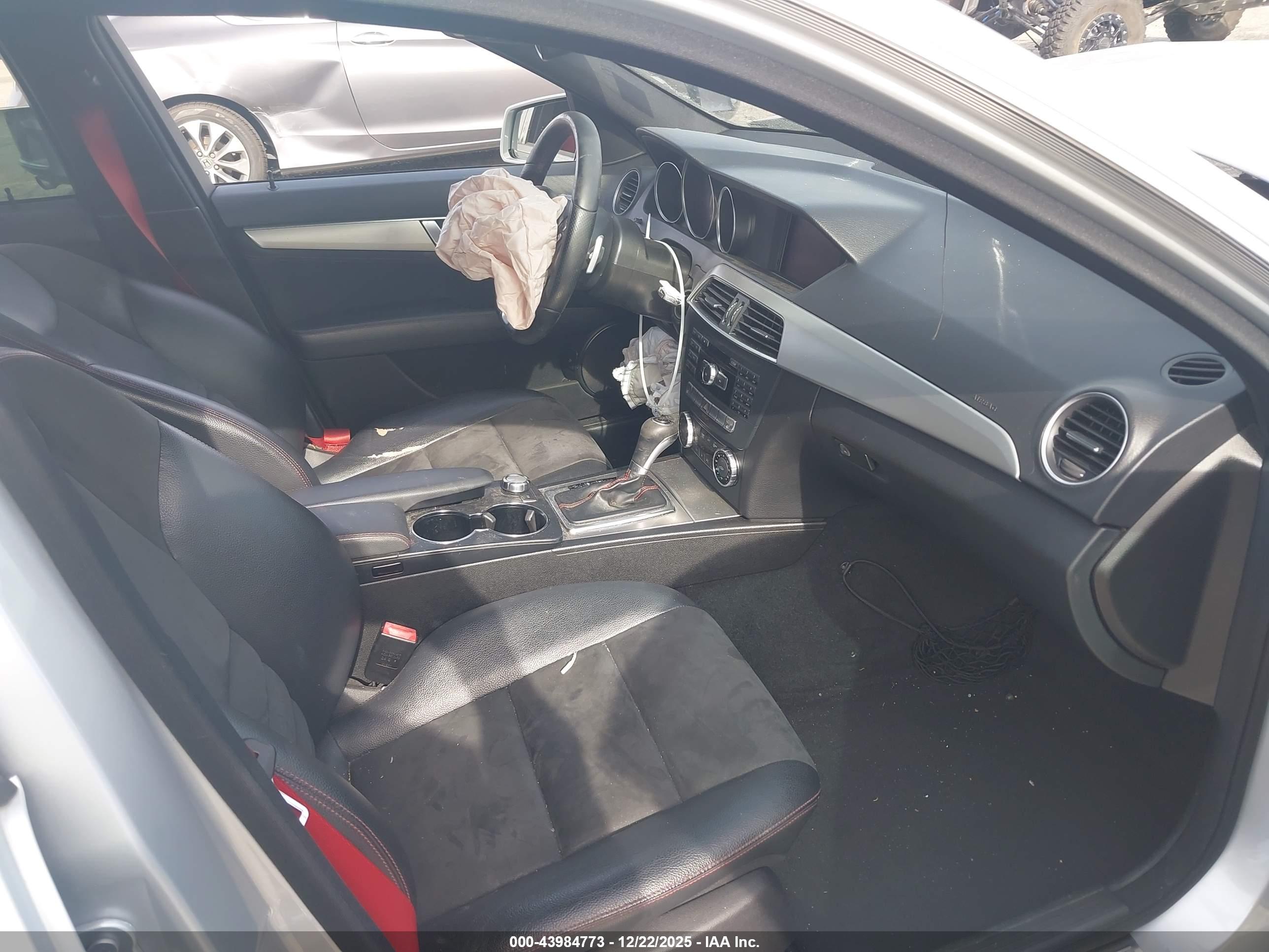 MERCEDES-BENZ C-CLASS image 5