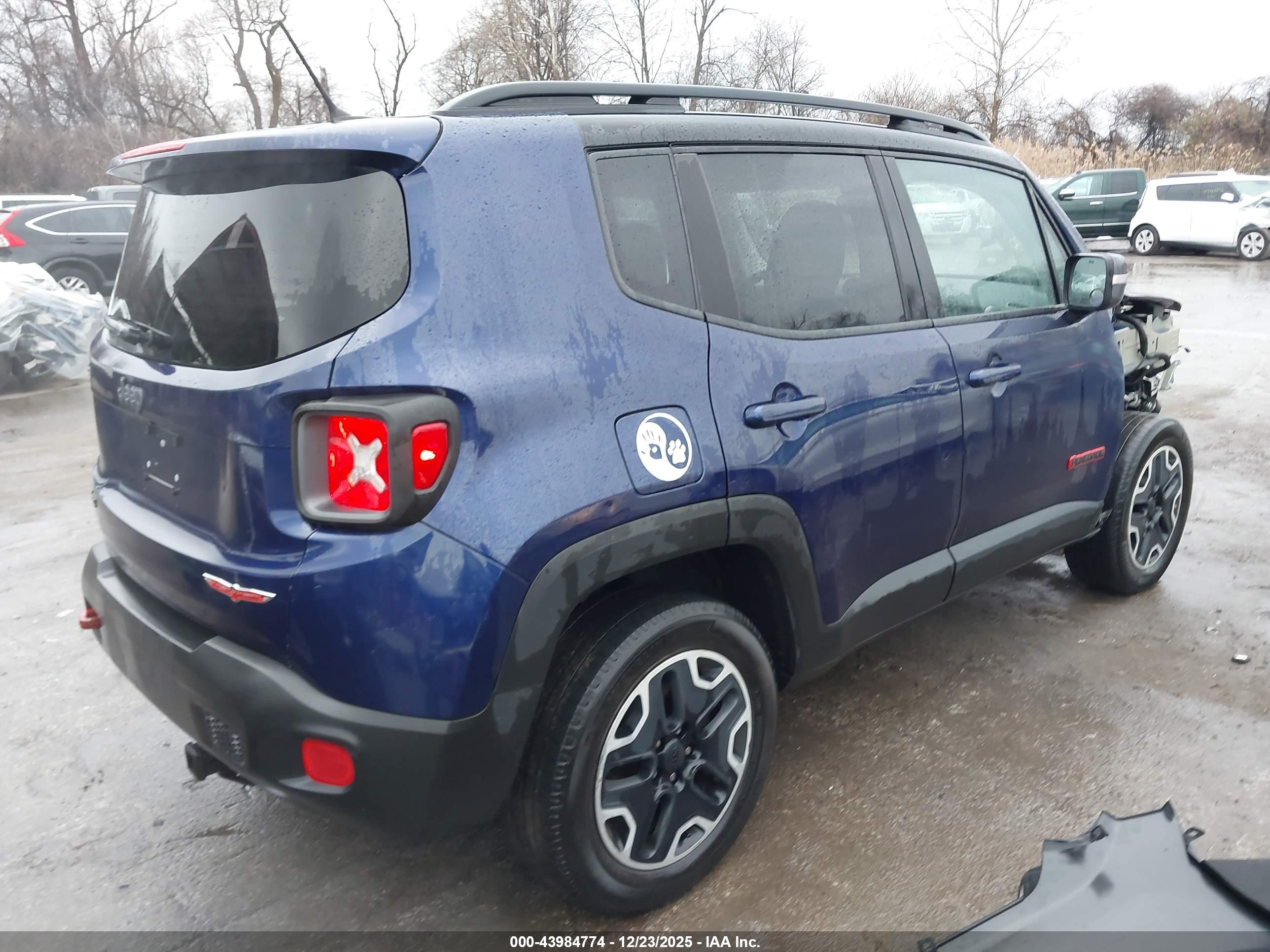 JEEP RENEGADE image 4