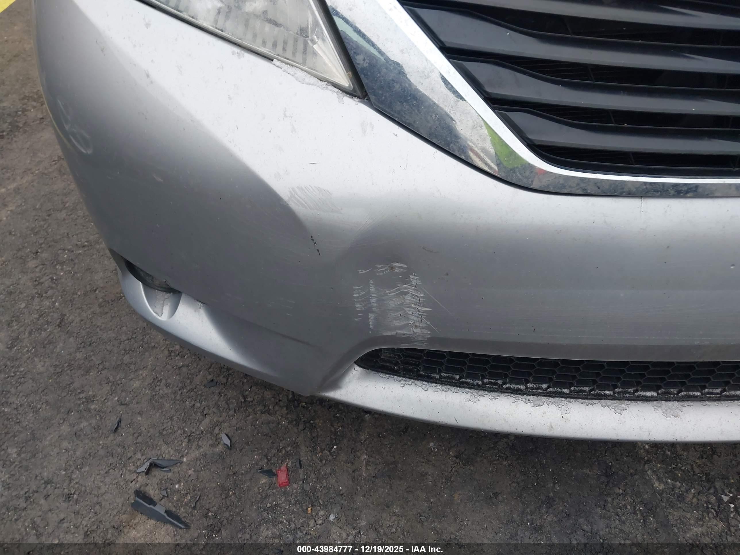 TOYOTA SIENNA image 6
