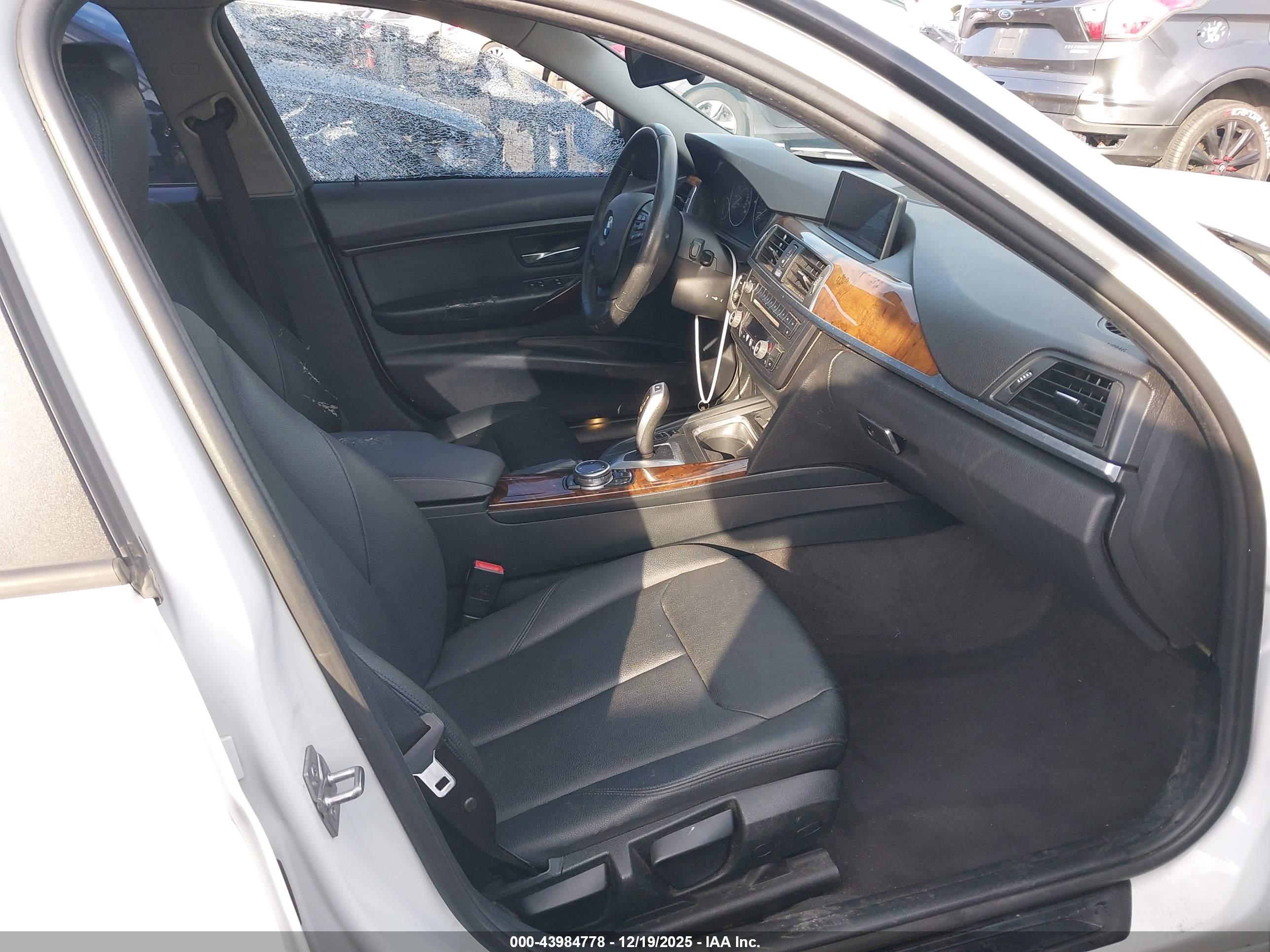 BMW 320I image 5
