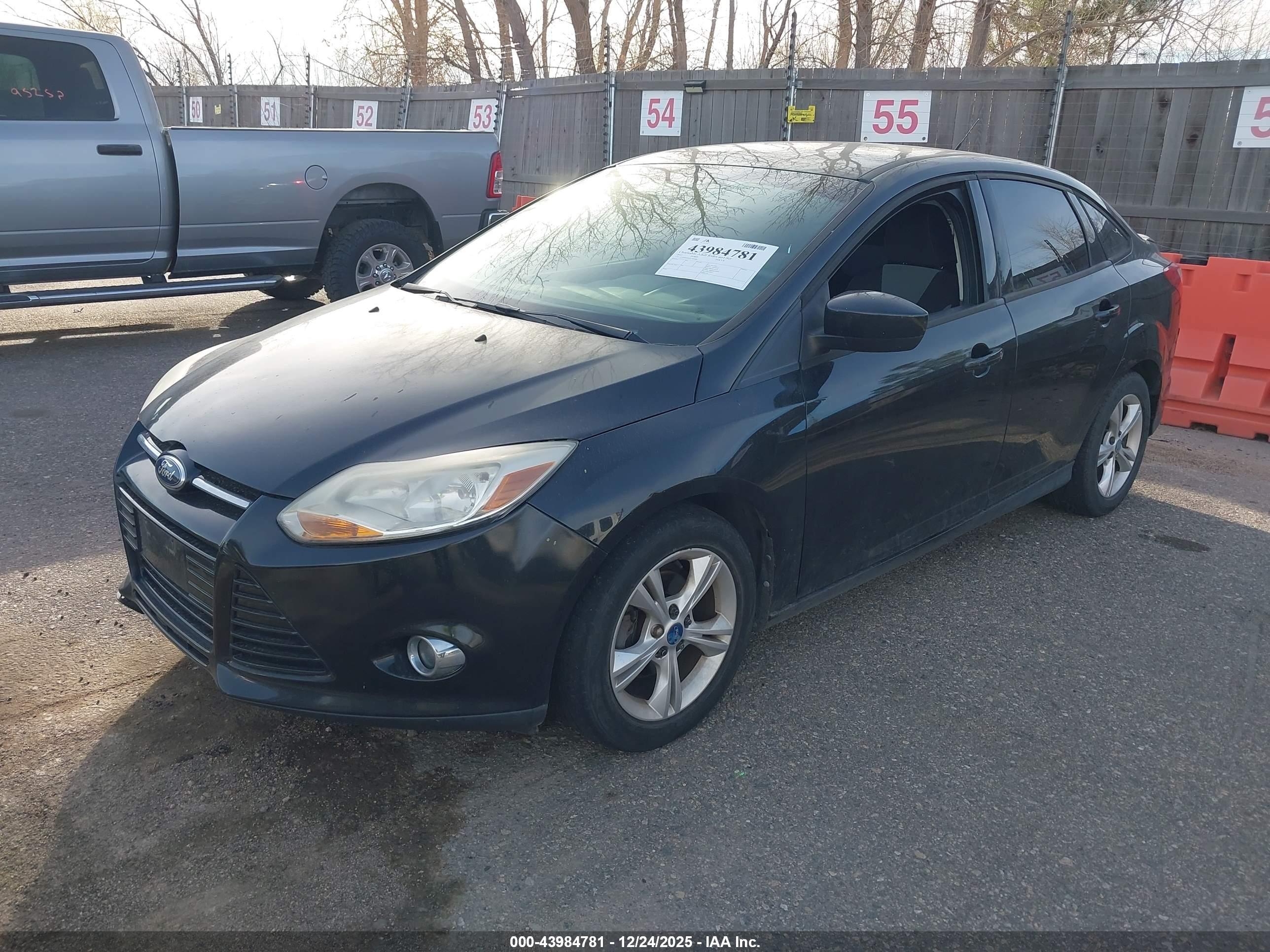 FORD FOCUS image 2