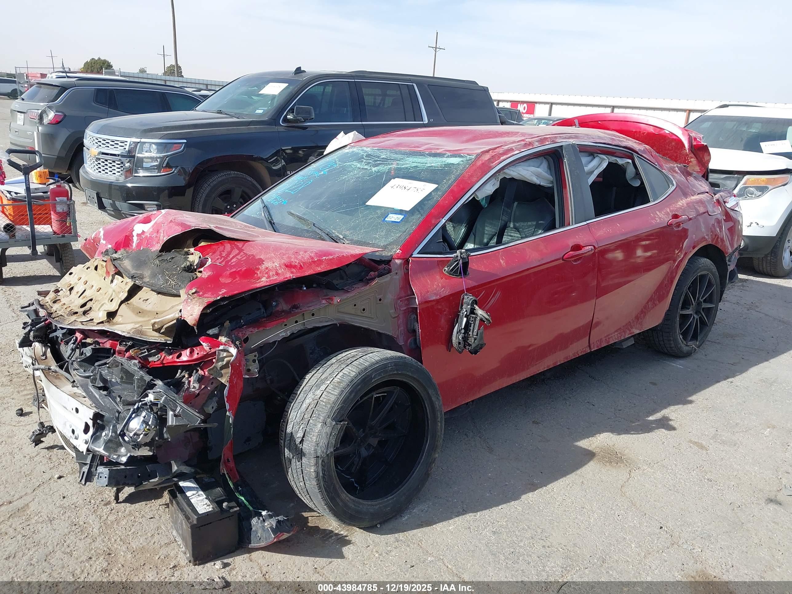 TOYOTA CAMRY image 2
