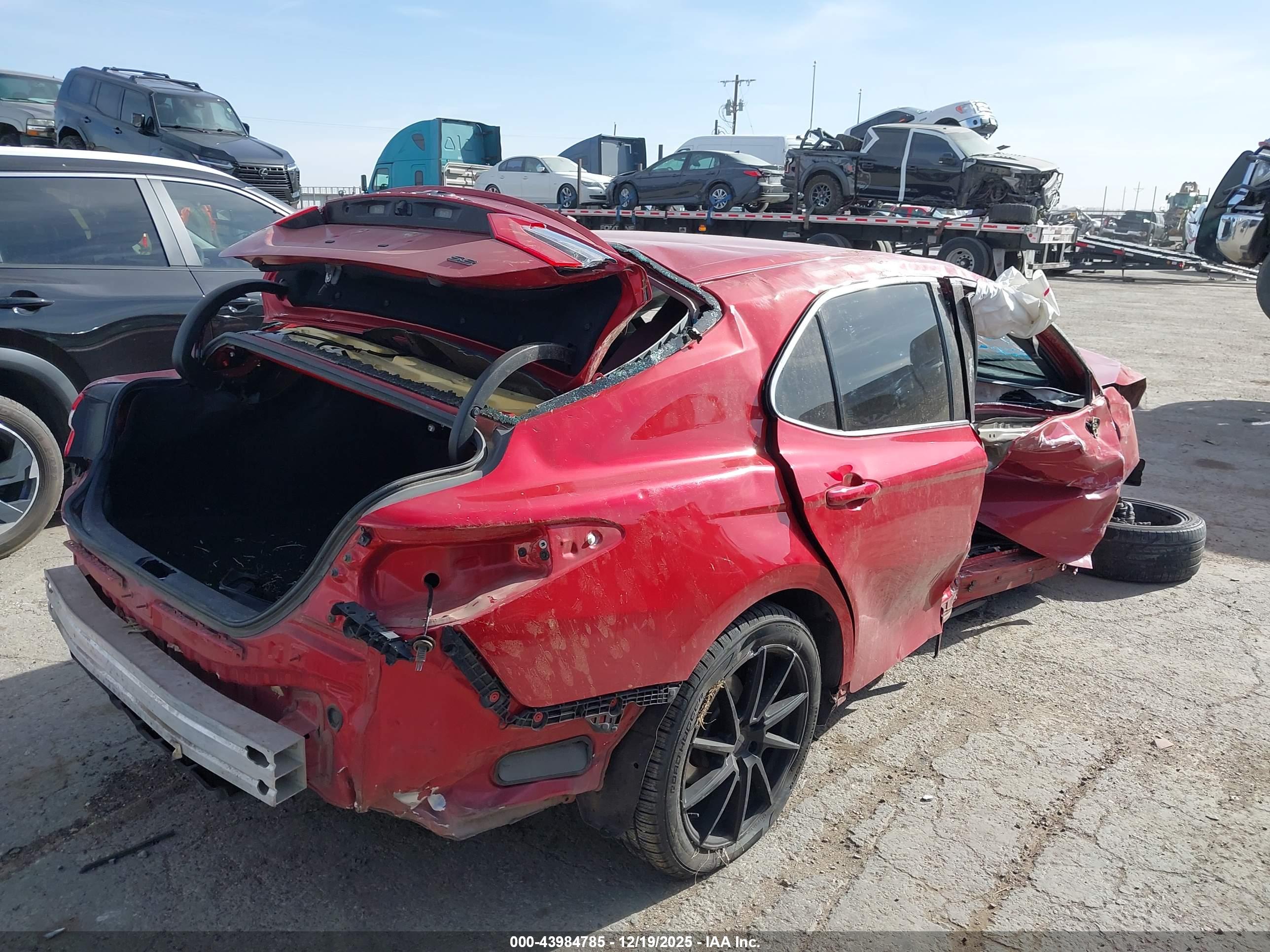 TOYOTA CAMRY image 4