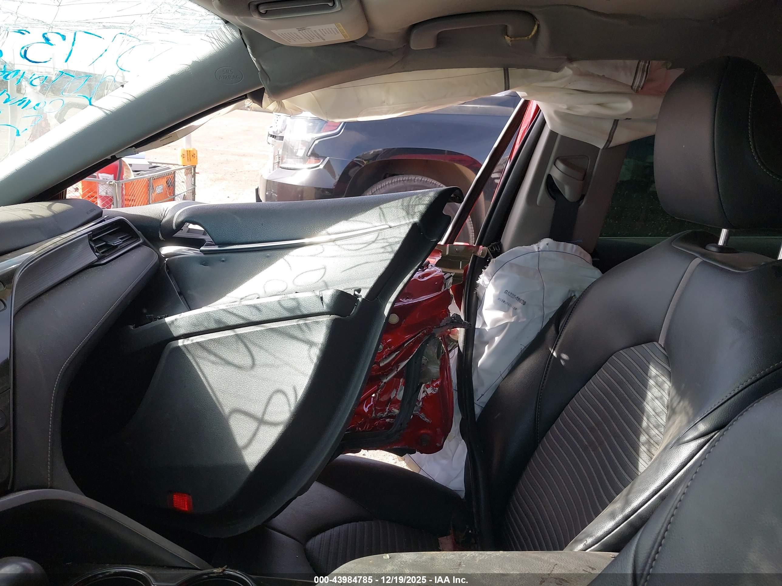TOYOTA CAMRY image 5