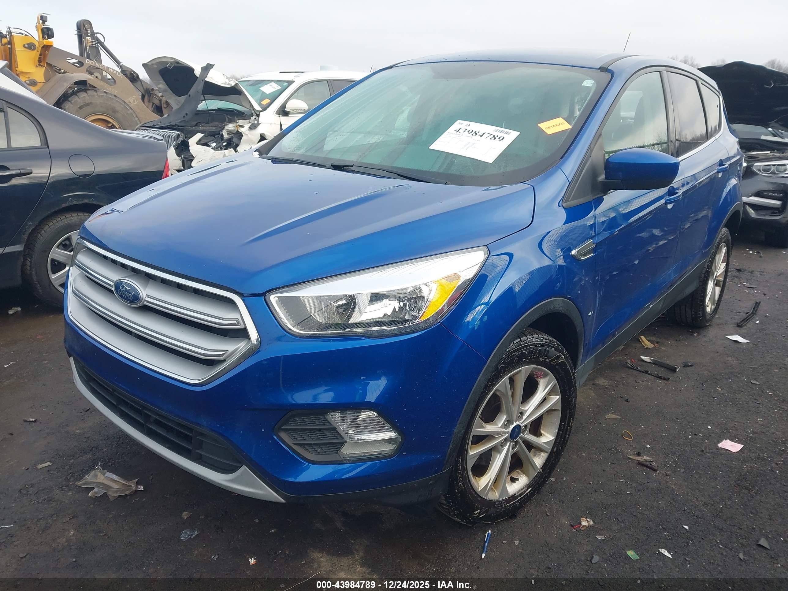 FORD ESCAPE image 2
