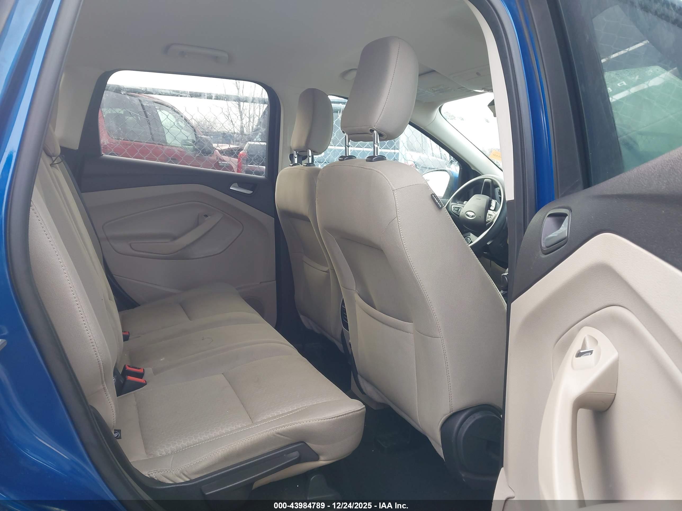 FORD ESCAPE image 8
