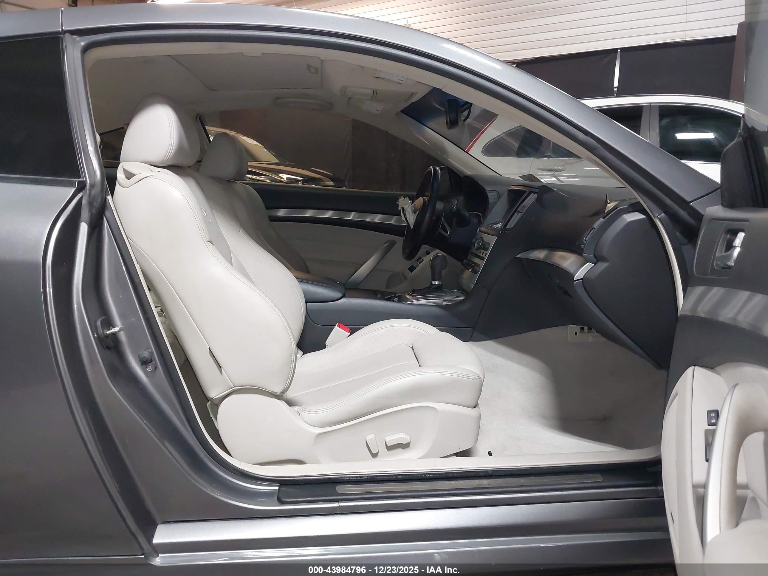 INFINITI Q60 image 5