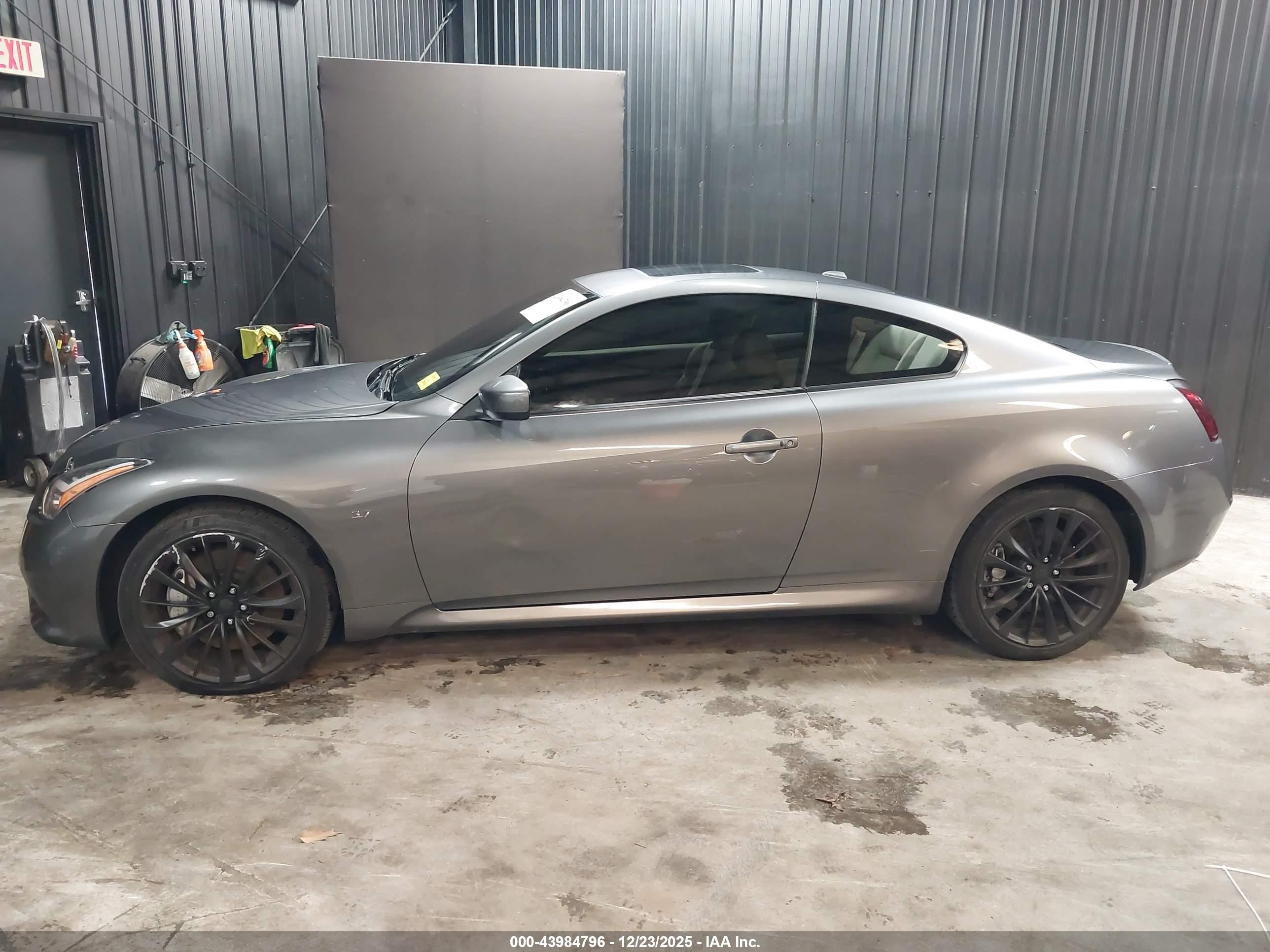 INFINITI Q60 image 6