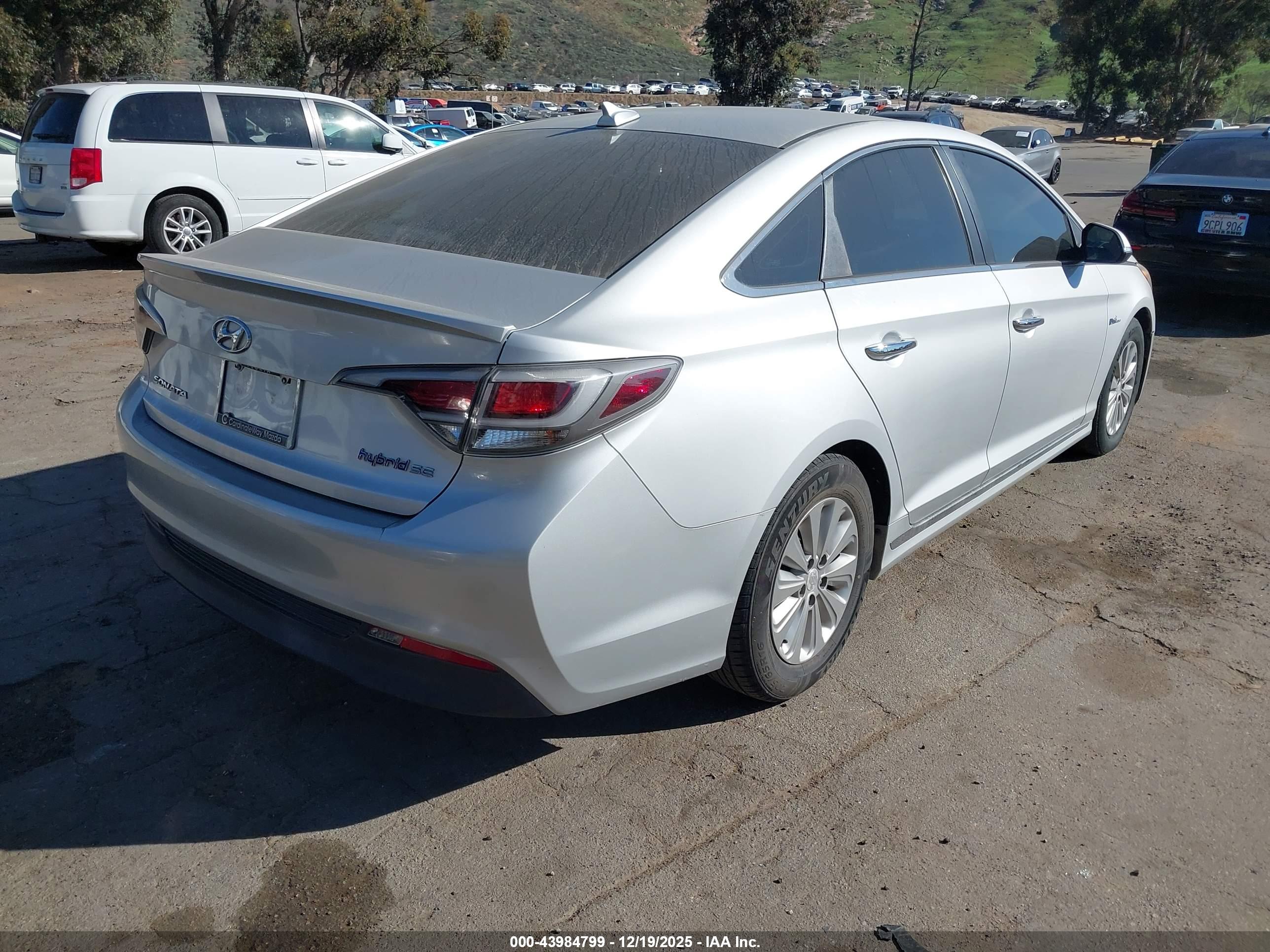 HYUNDAI SONATA image 4