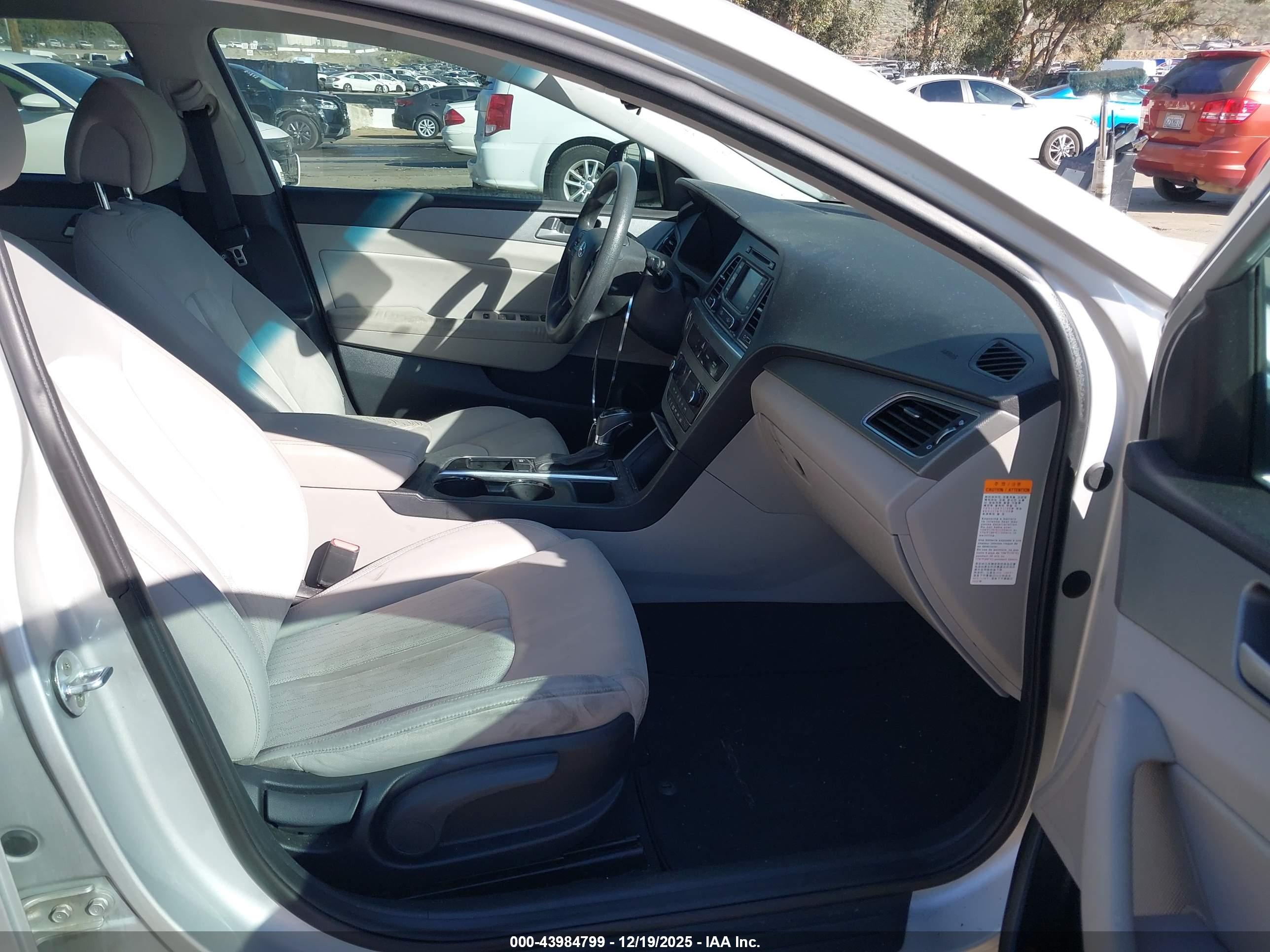 HYUNDAI SONATA image 5