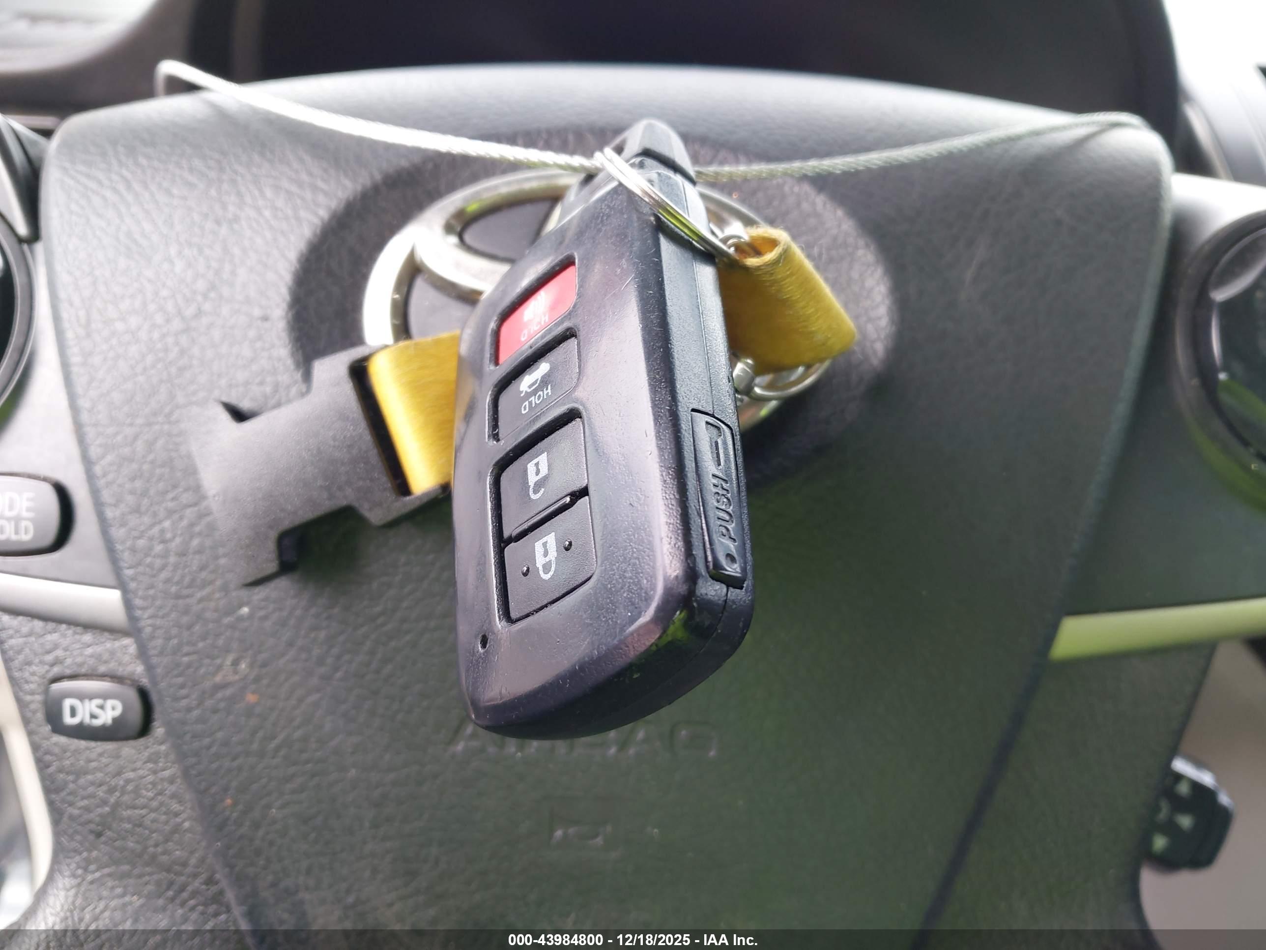 TOYOTA CAMRY image 11