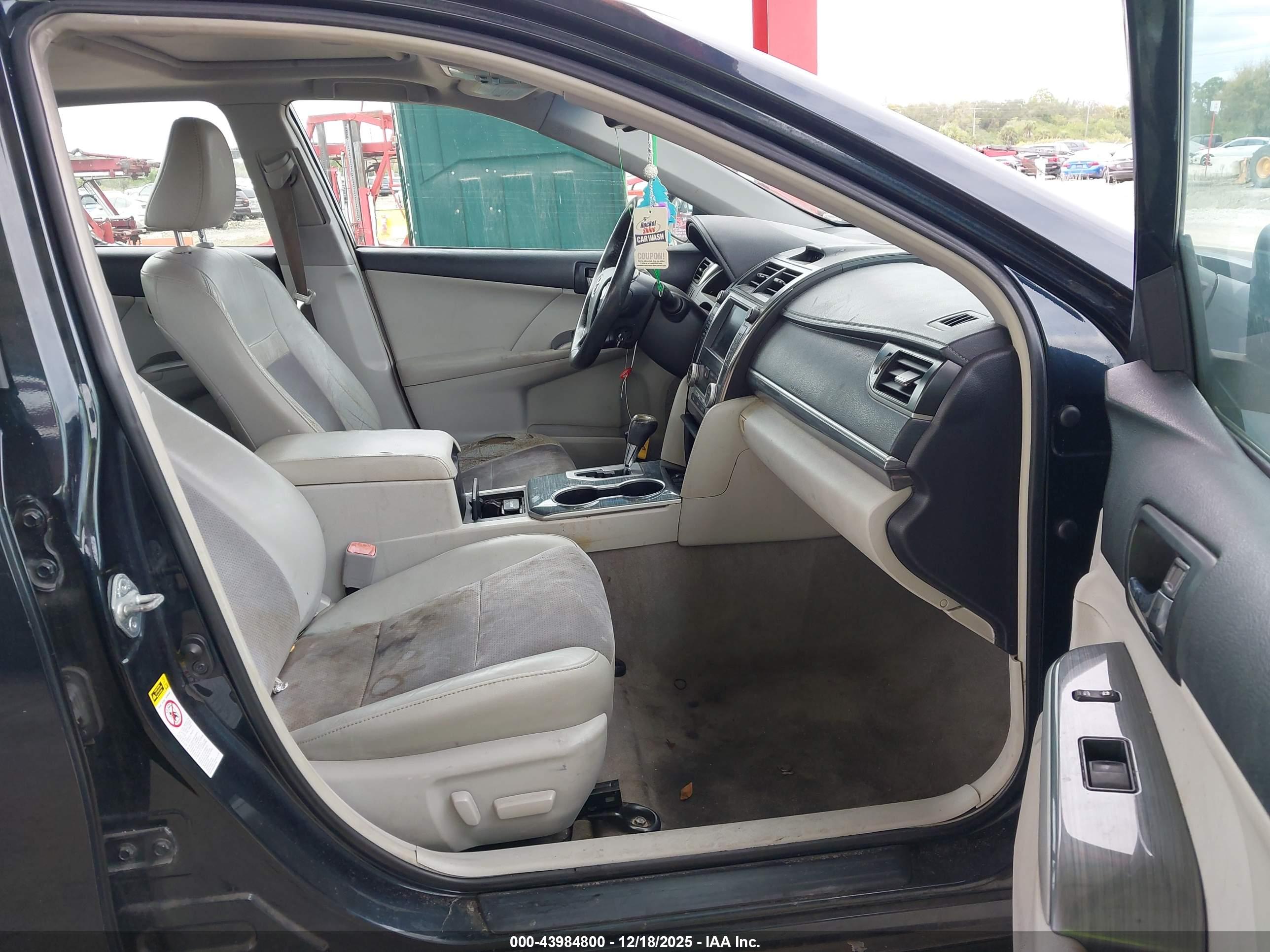 TOYOTA CAMRY image 5