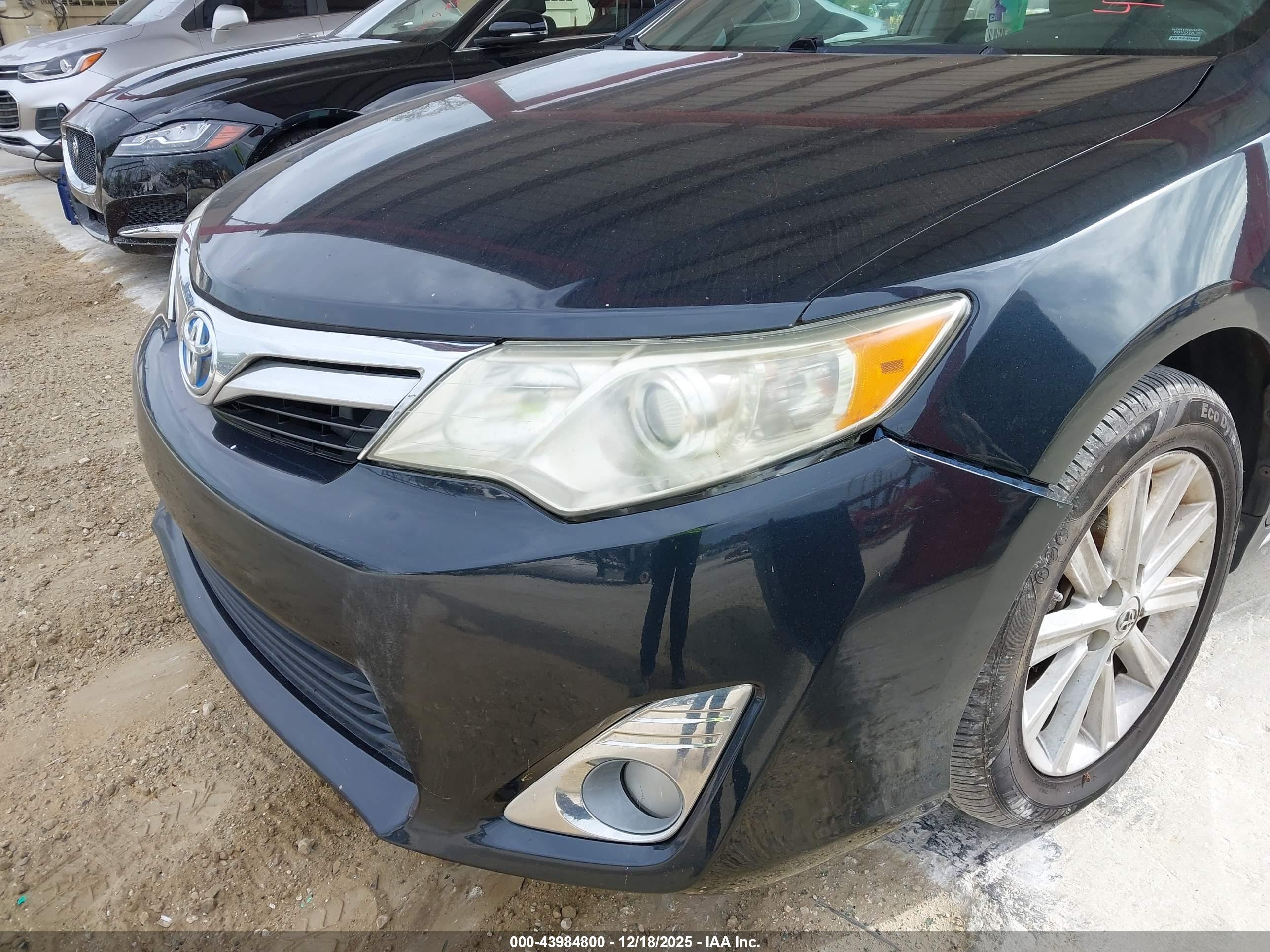 TOYOTA CAMRY image 6