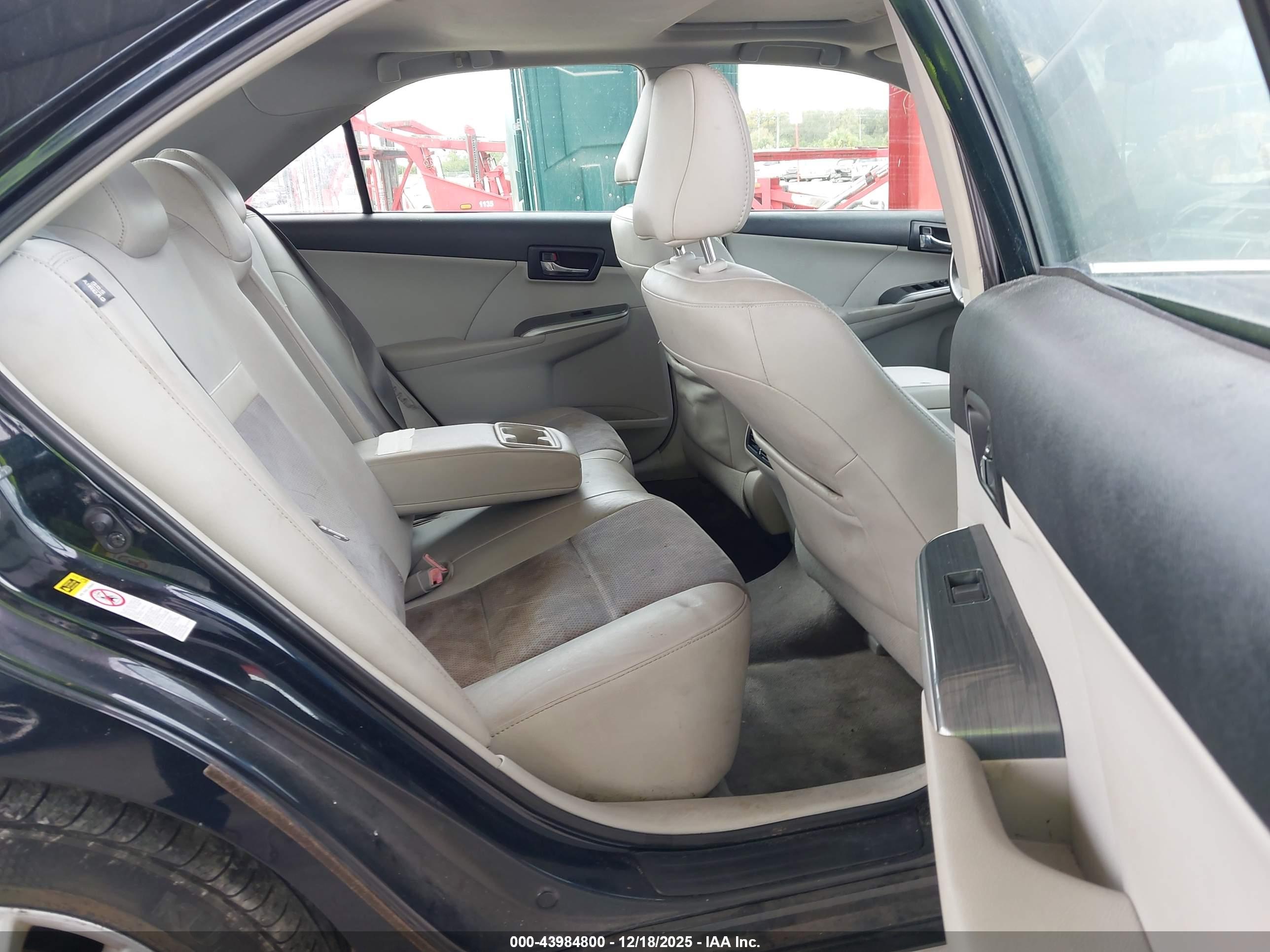 TOYOTA CAMRY image 8