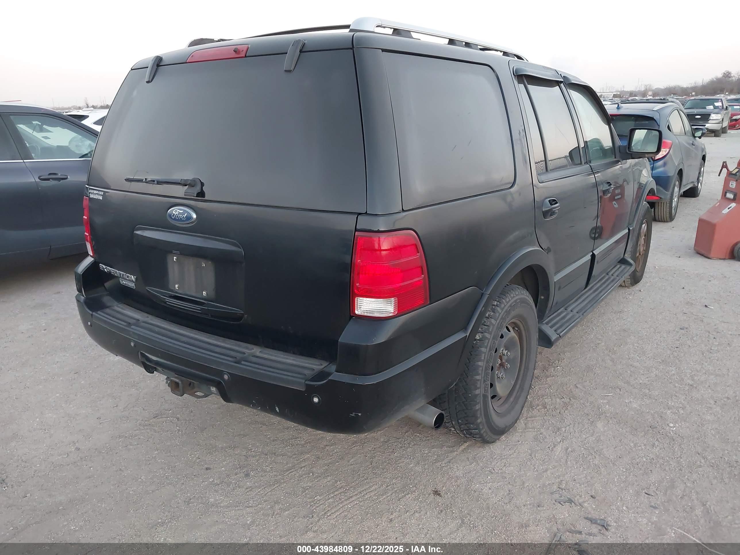FORD EXPEDITION image 4