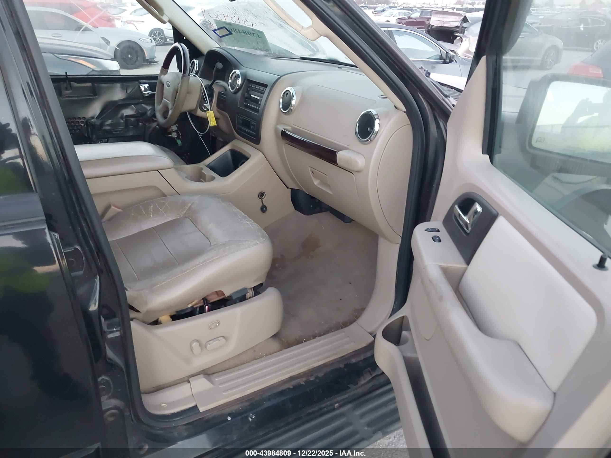 FORD EXPEDITION image 5