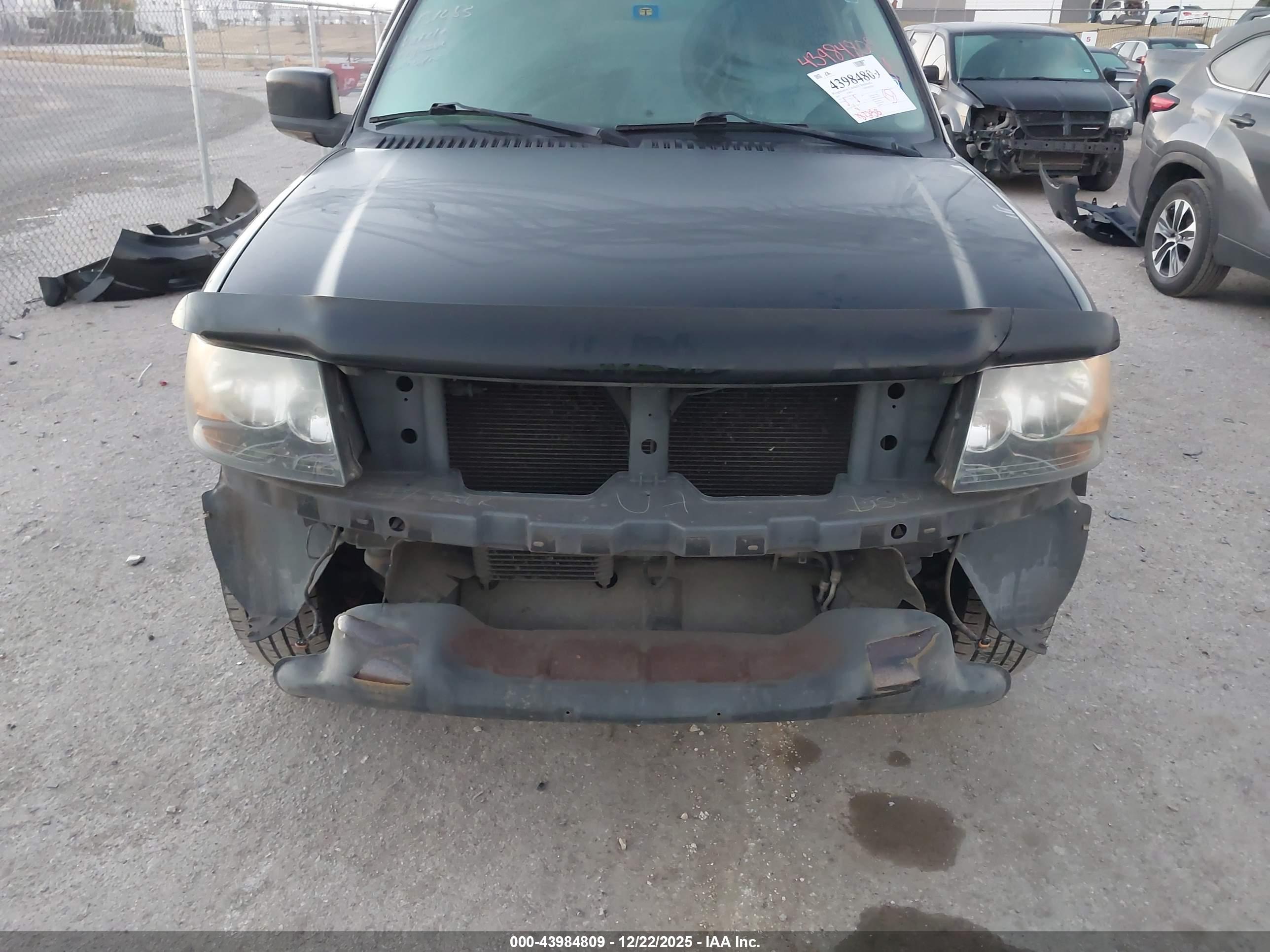 FORD EXPEDITION image 6