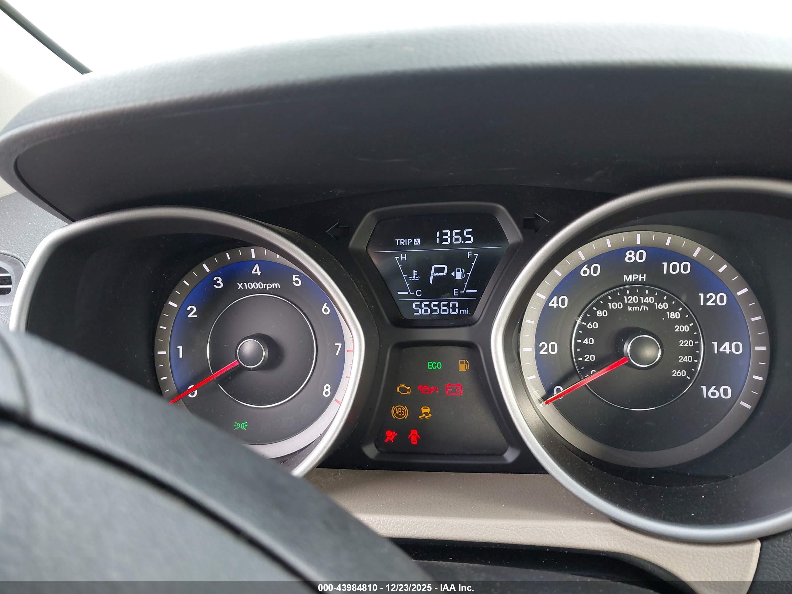 HYUNDAI ELANTRA image 7