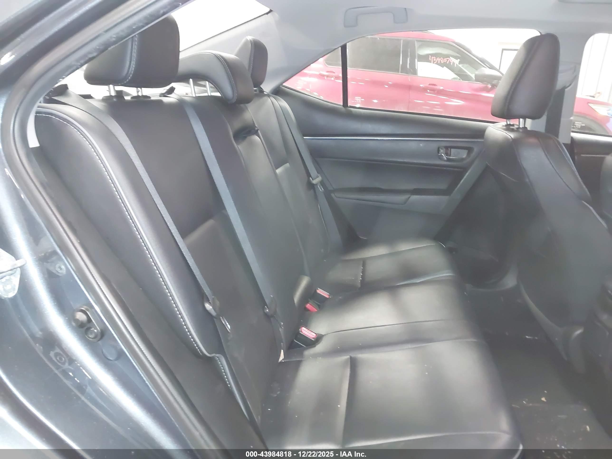 TOYOTA COROLLA image 8