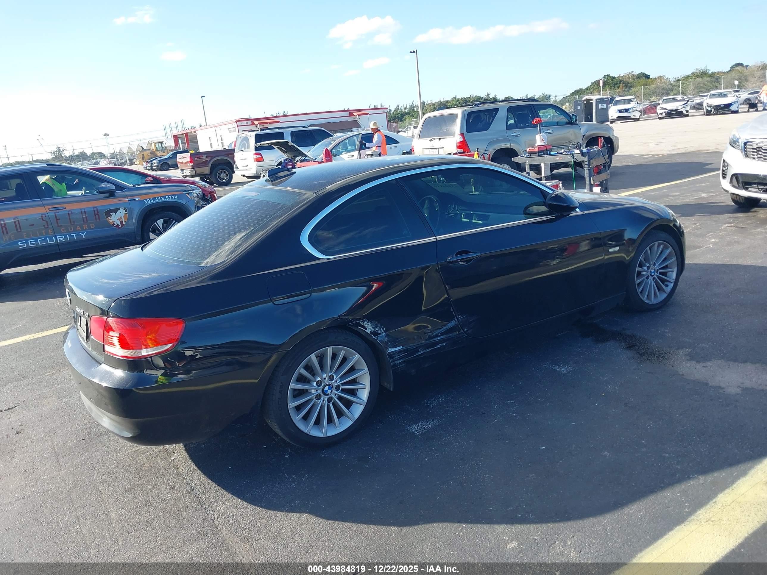 BMW 328XI image 4
