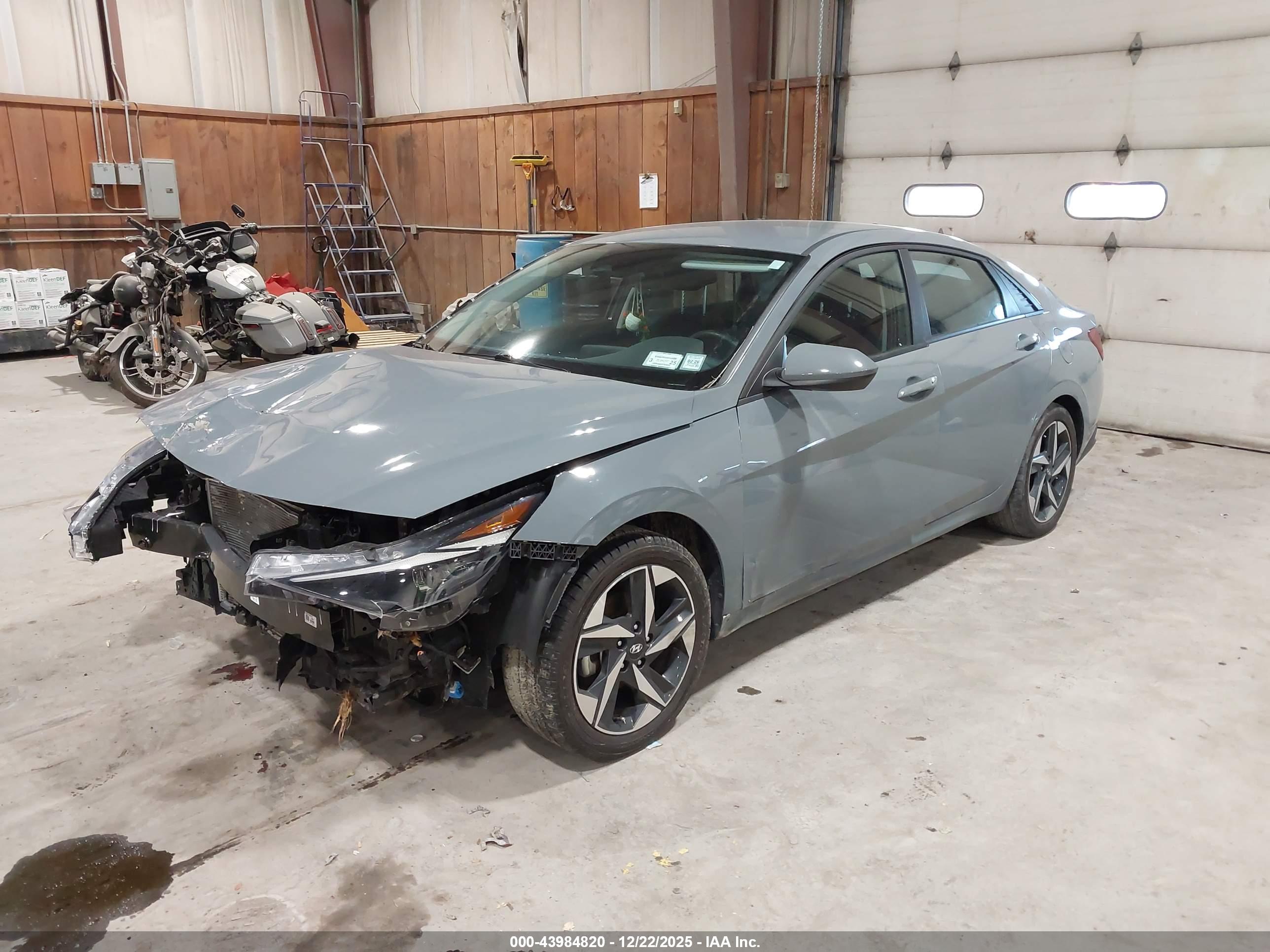 HYUNDAI ELANTRA image 2