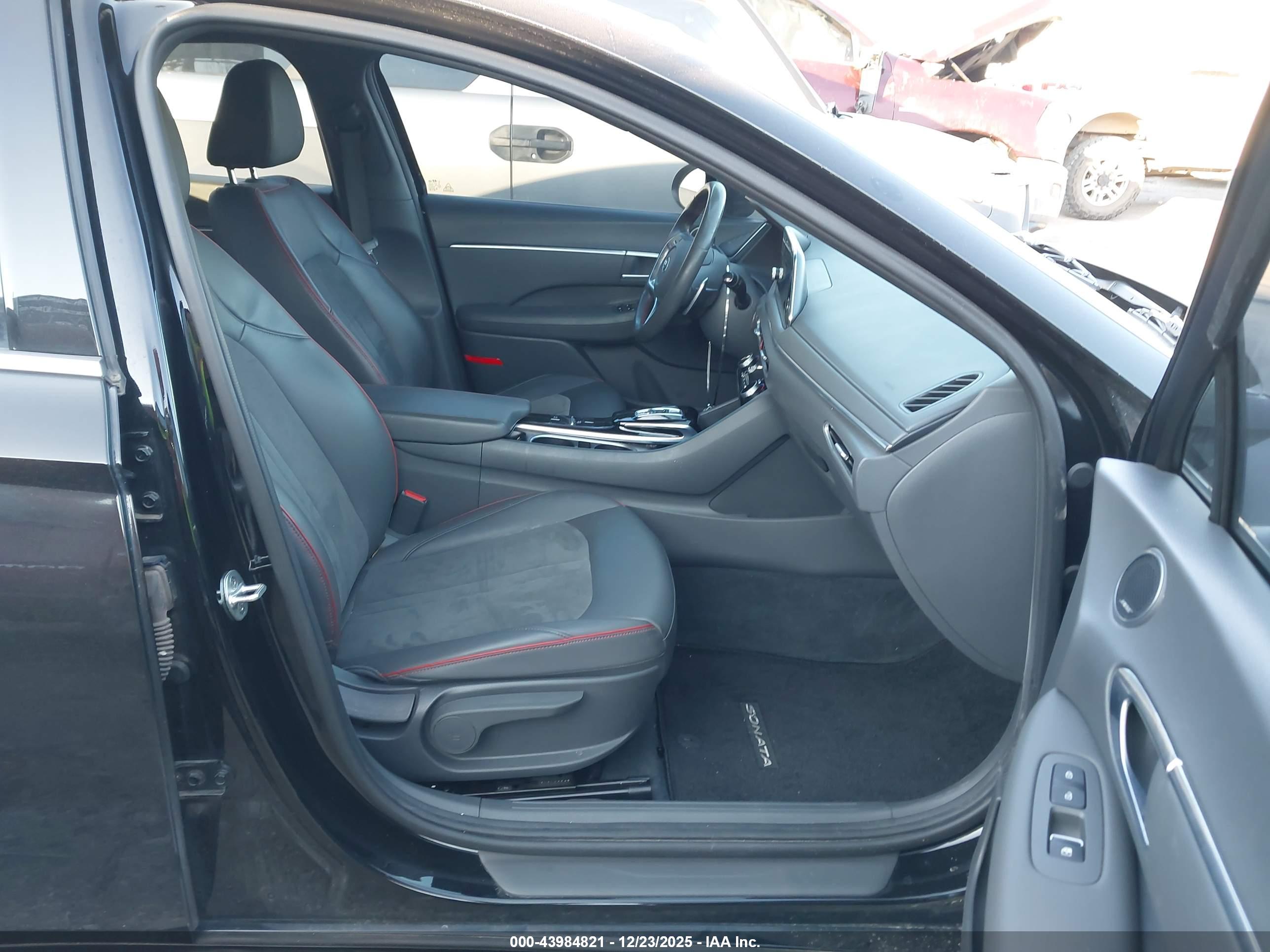 HYUNDAI SONATA image 5