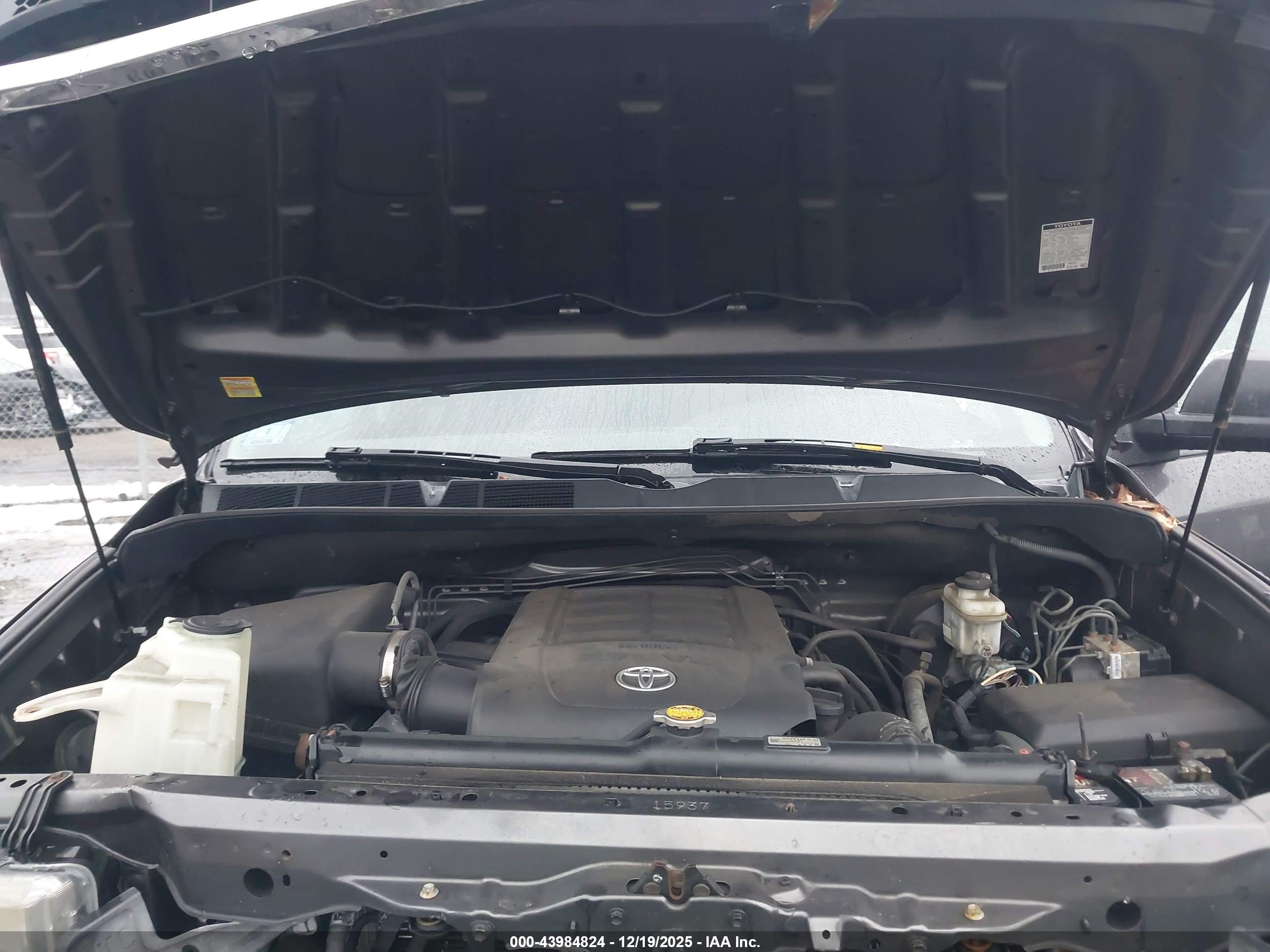 TOYOTA TUNDRA image 10