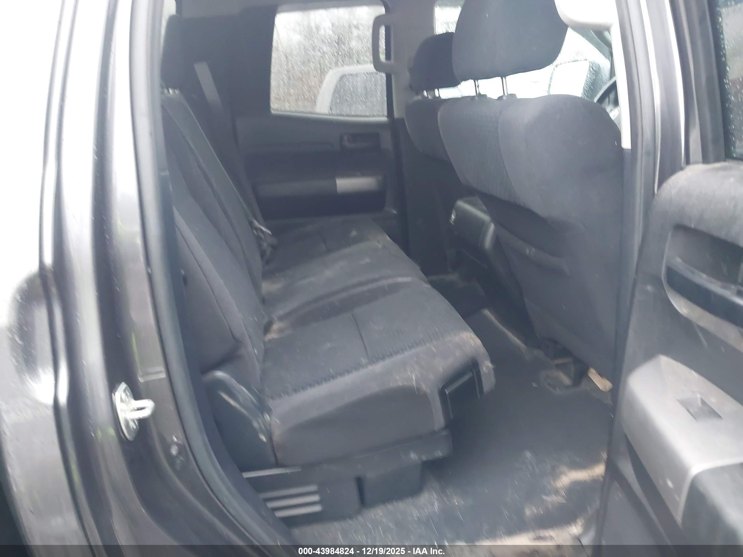 TOYOTA TUNDRA image 8