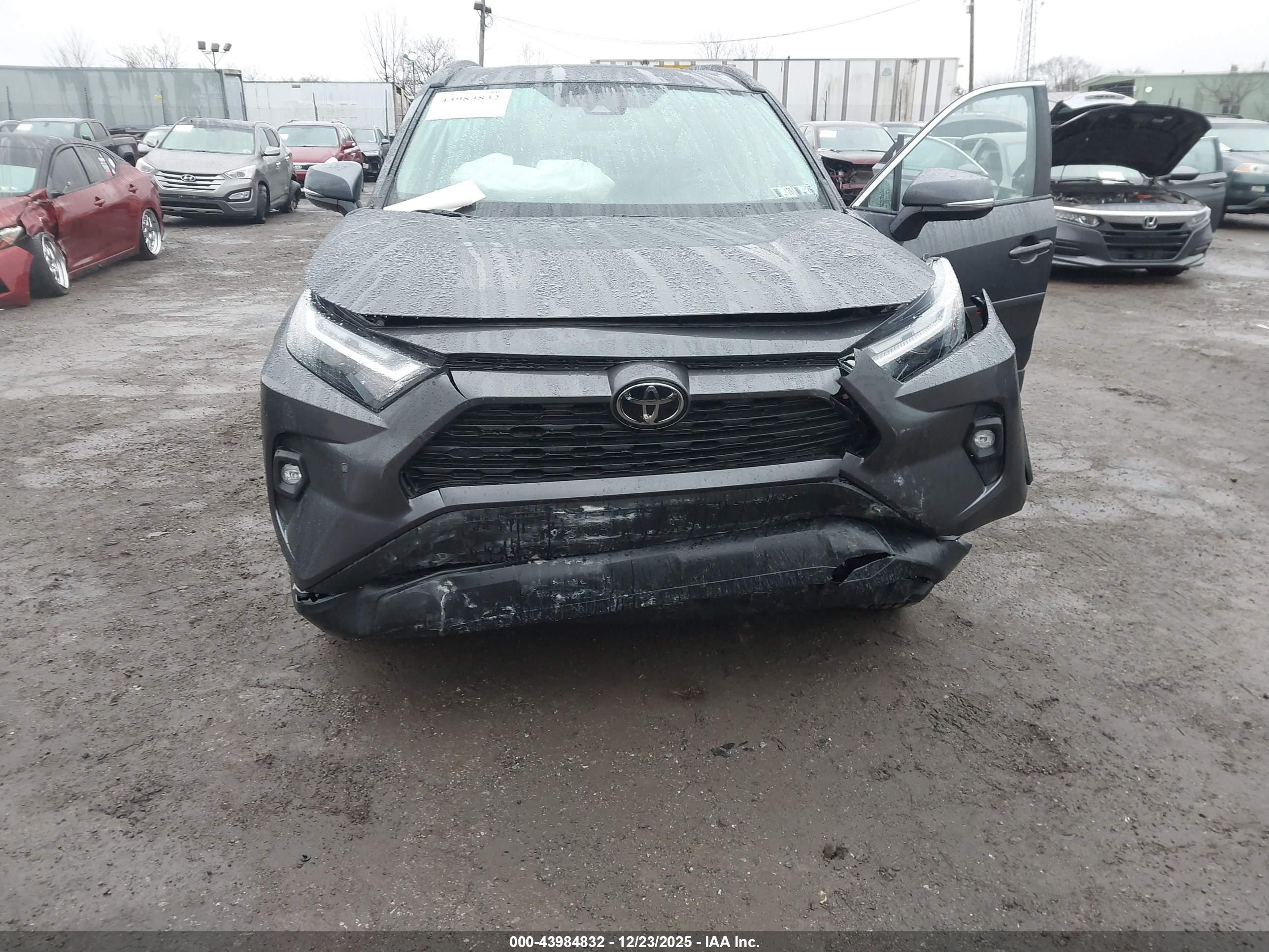 TOYOTA RAV4 image 6