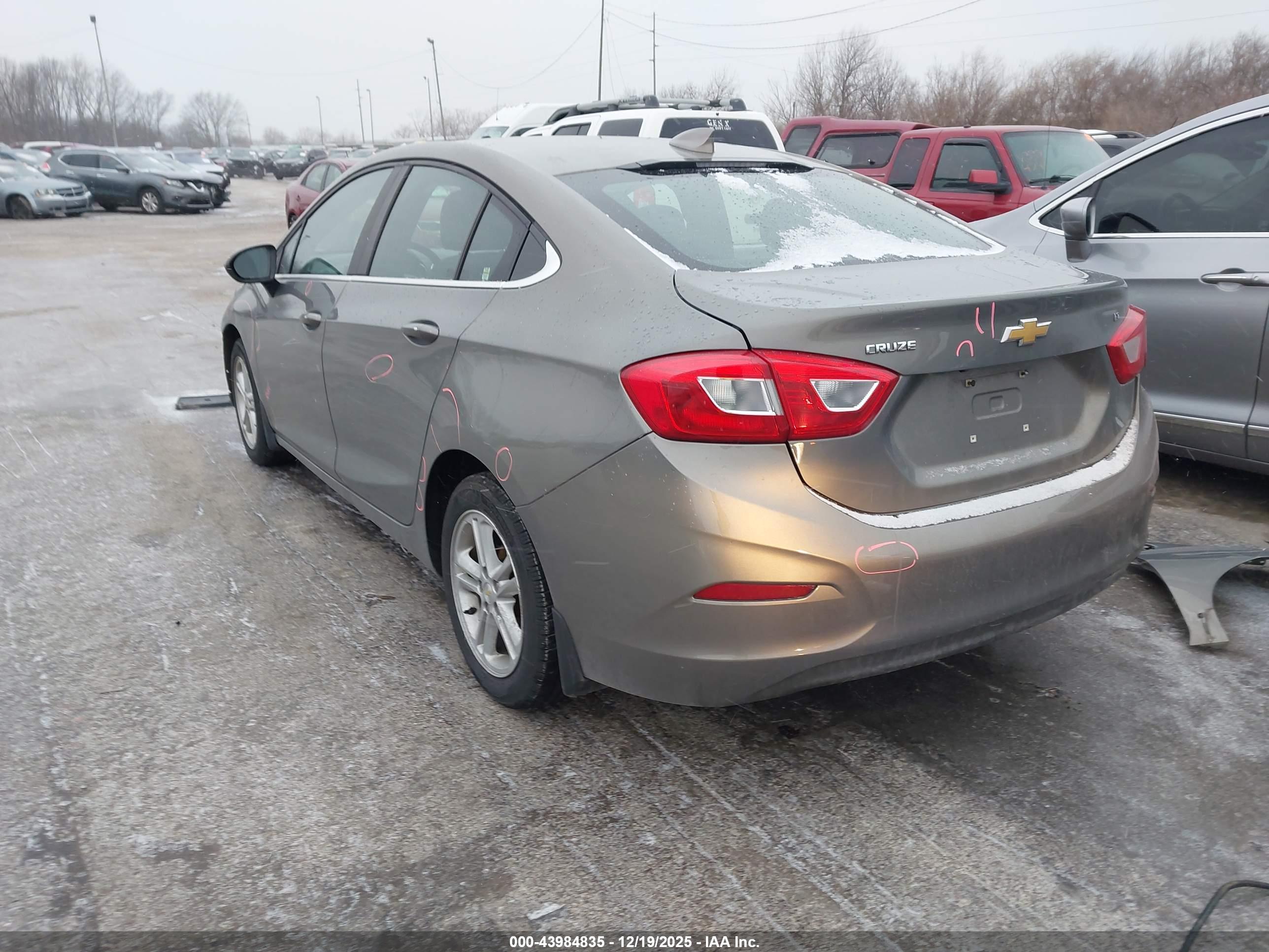 CHEVROLET CRUZE image 3