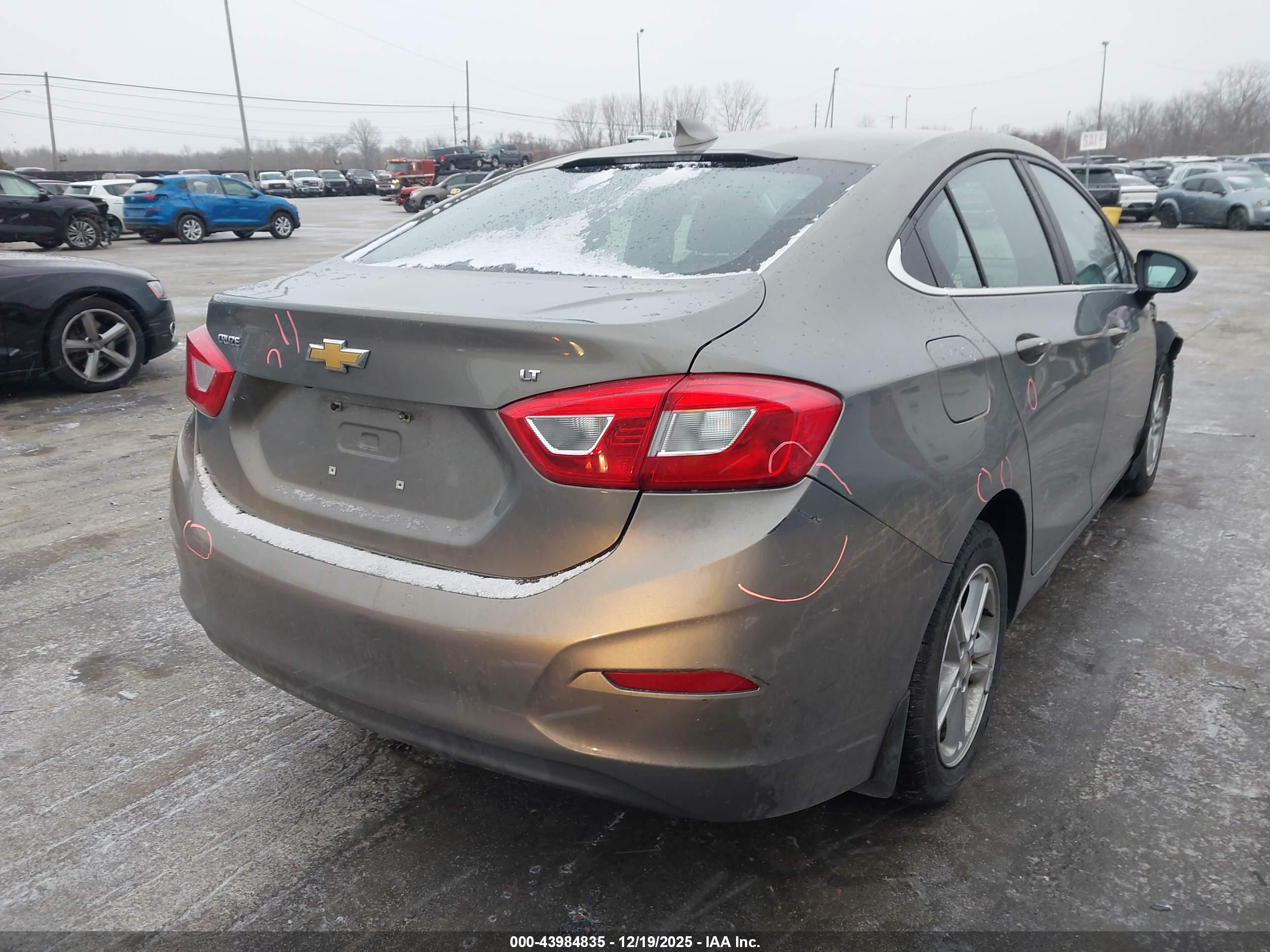 CHEVROLET CRUZE image 4