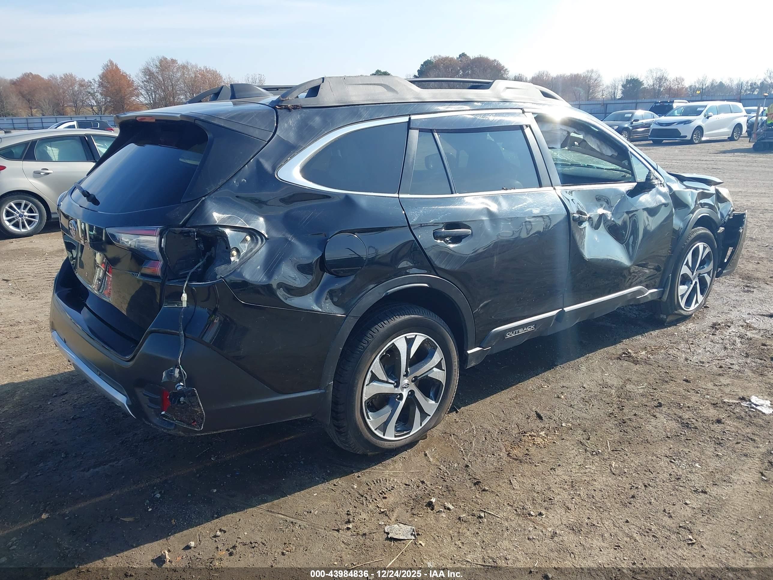 SUBARU OUTBACK image 4