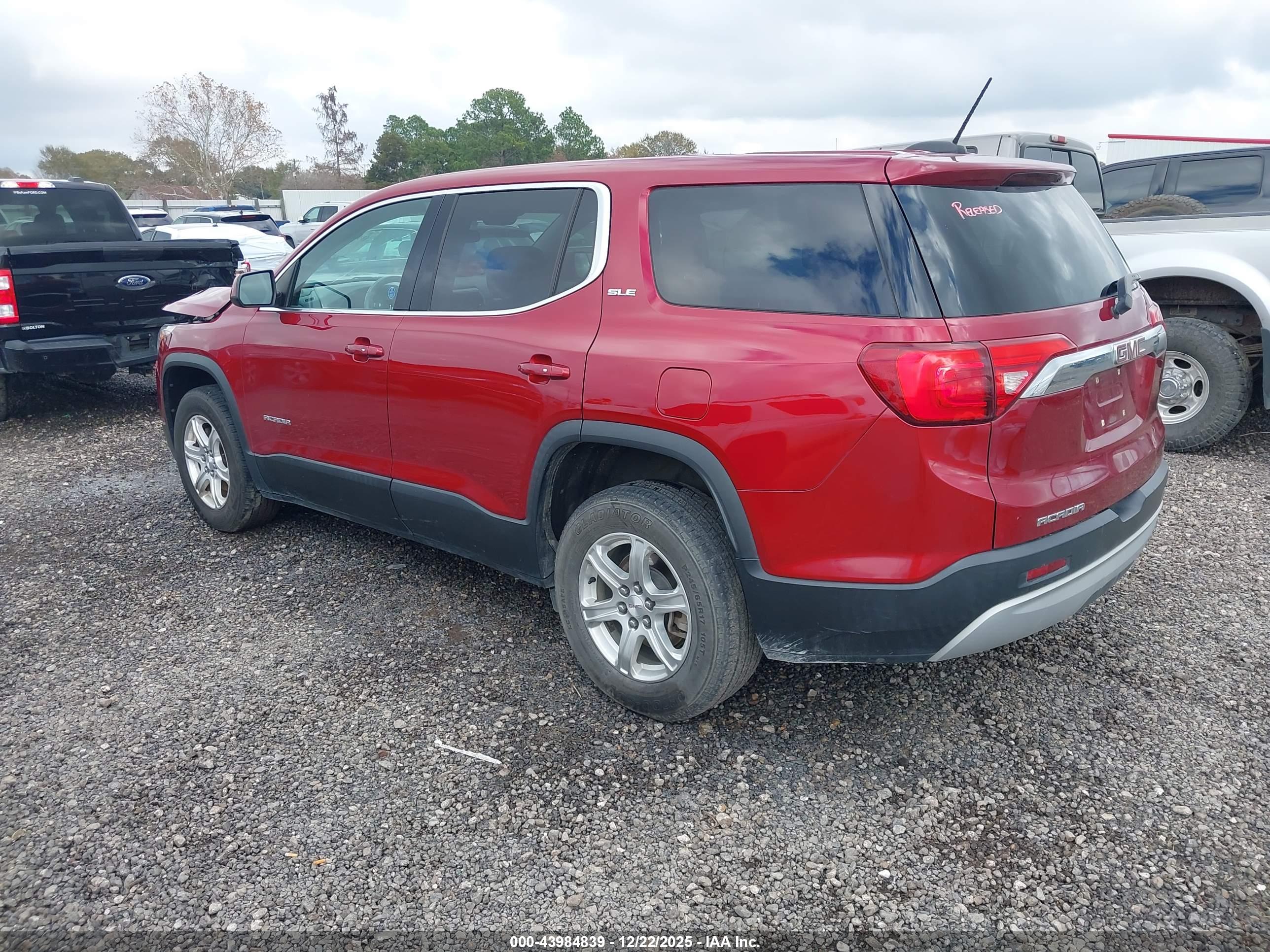 GMC ACADIA image 3