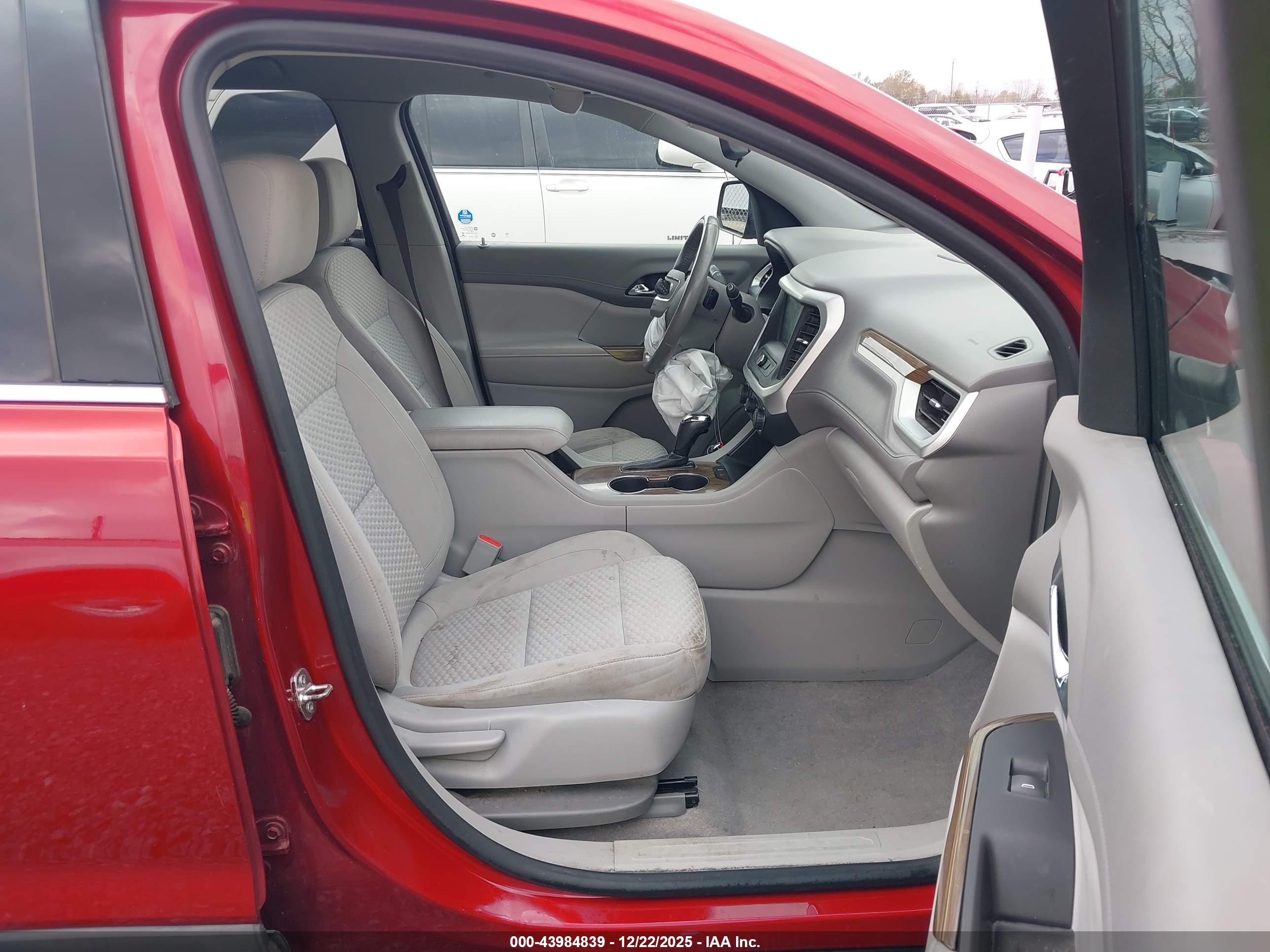 GMC ACADIA image 5
