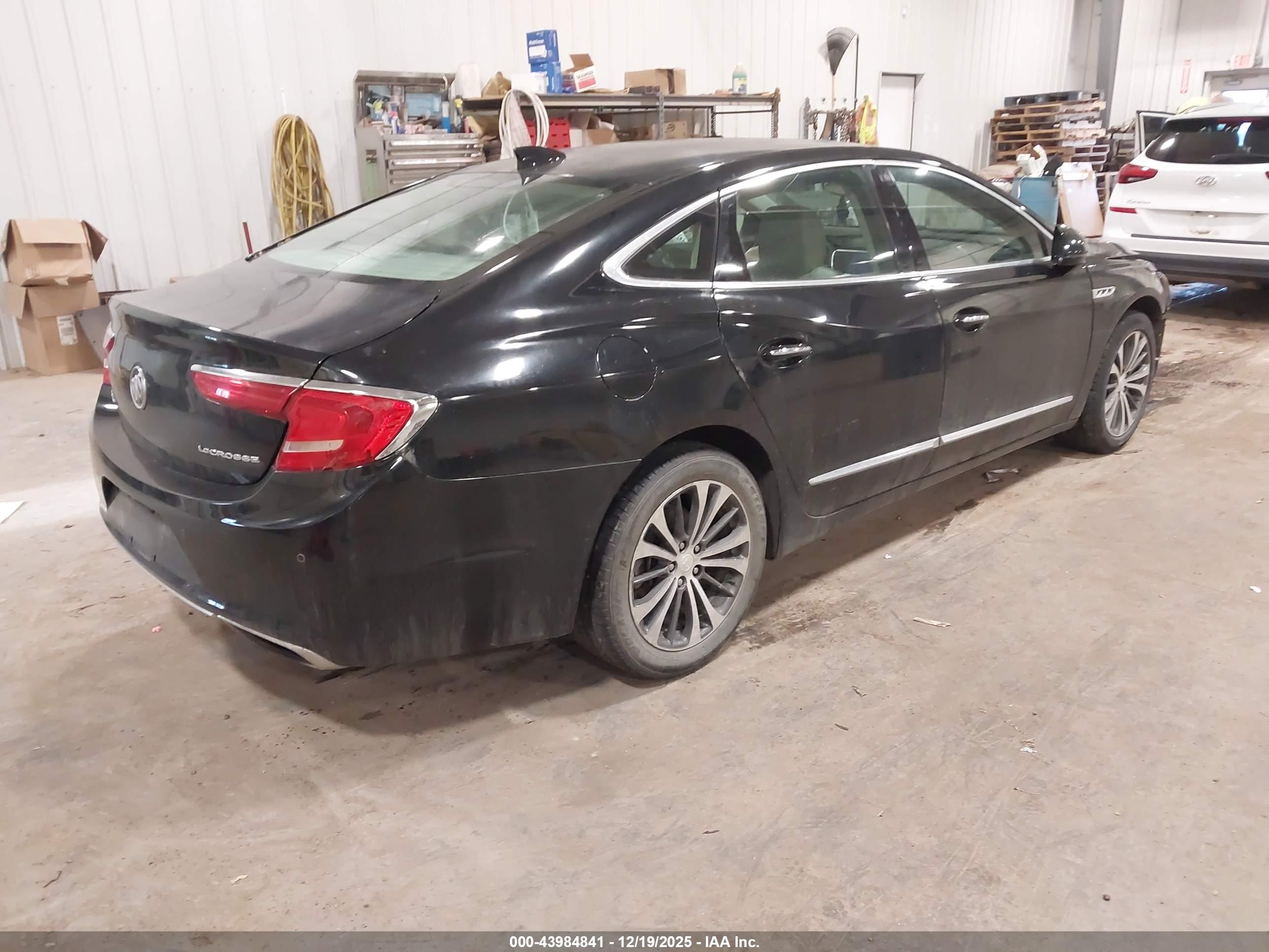 BUICK LACROSSE image 4