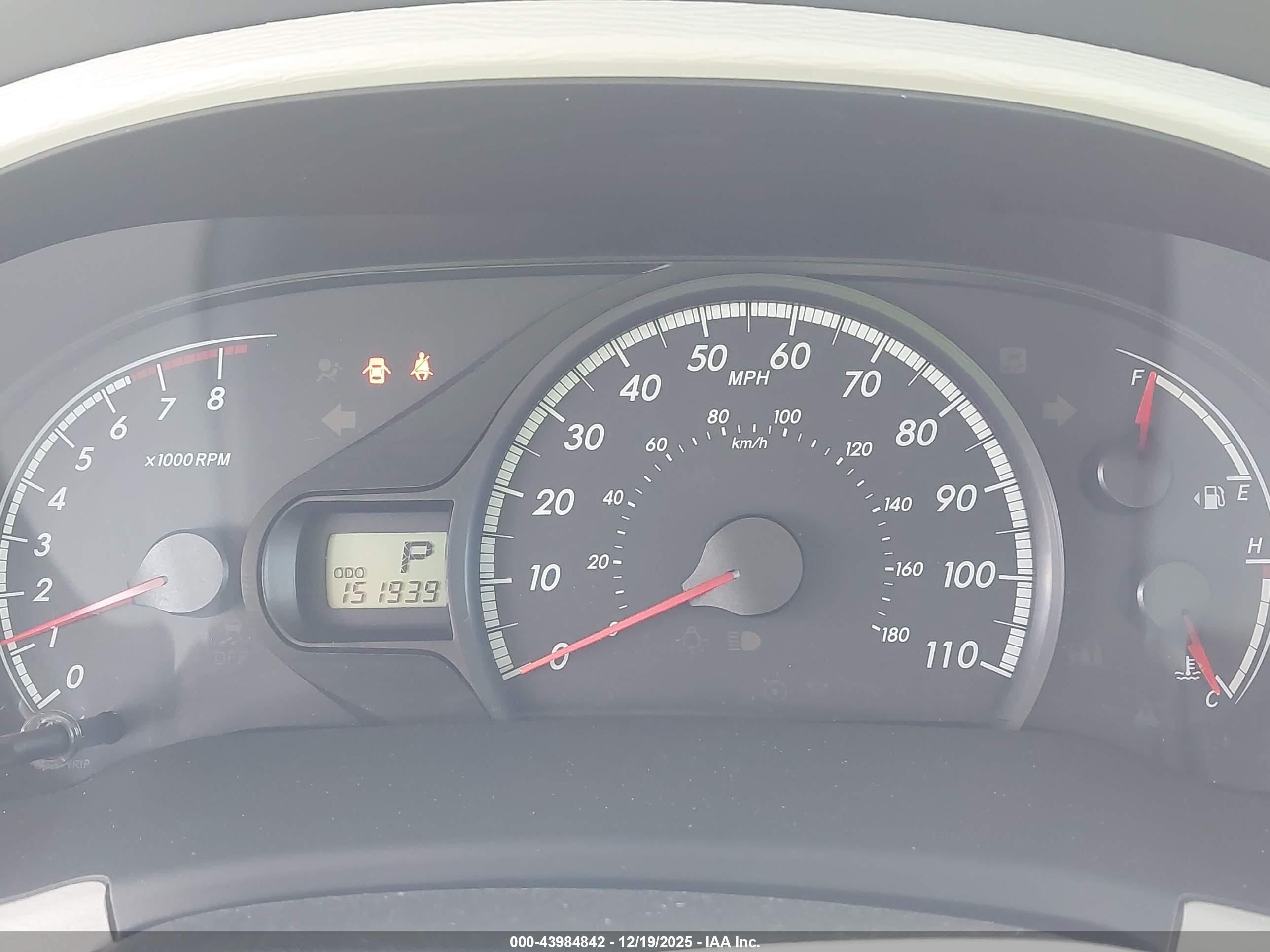 TOYOTA SIENNA image 7