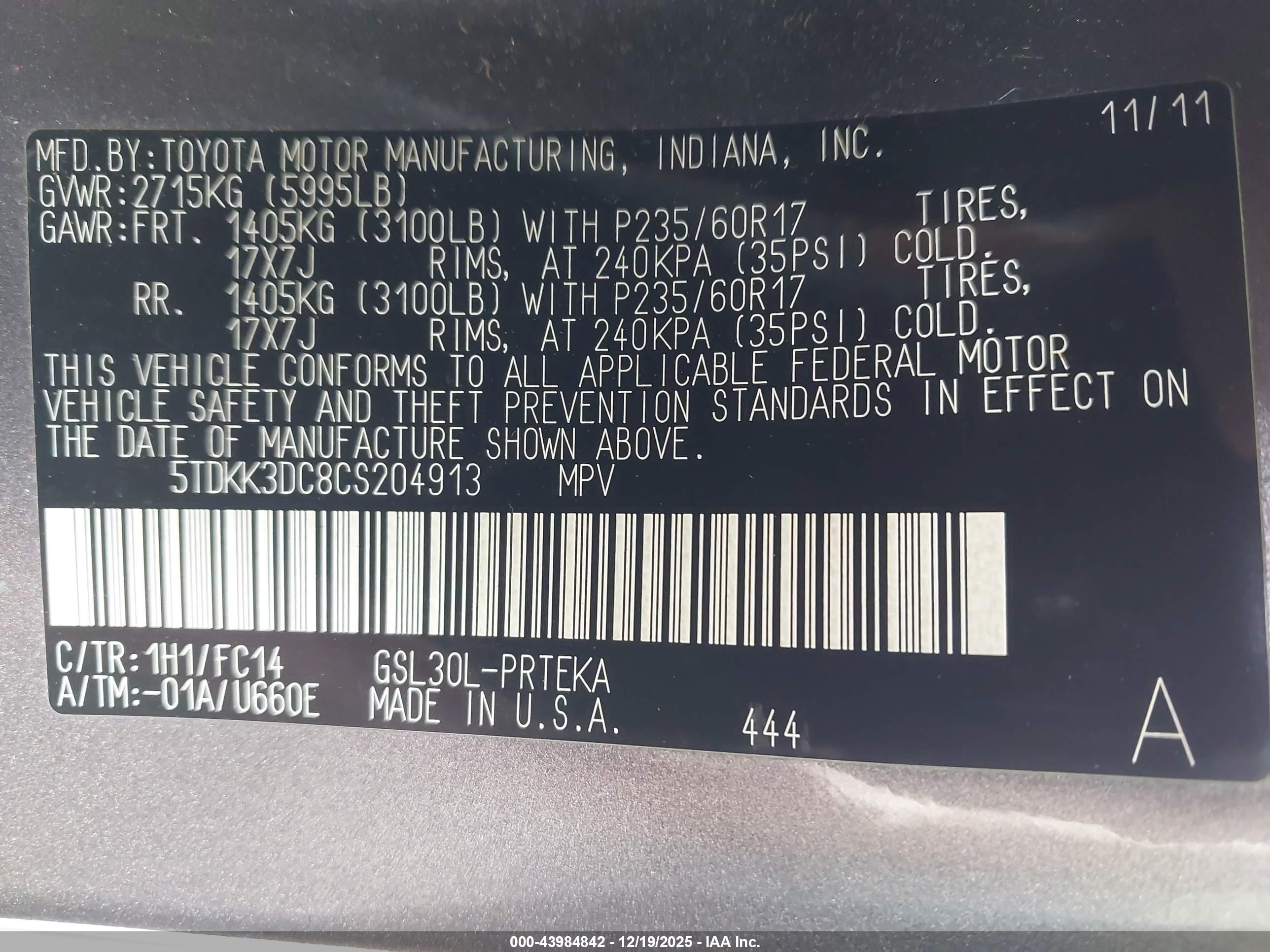 TOYOTA SIENNA image 9
