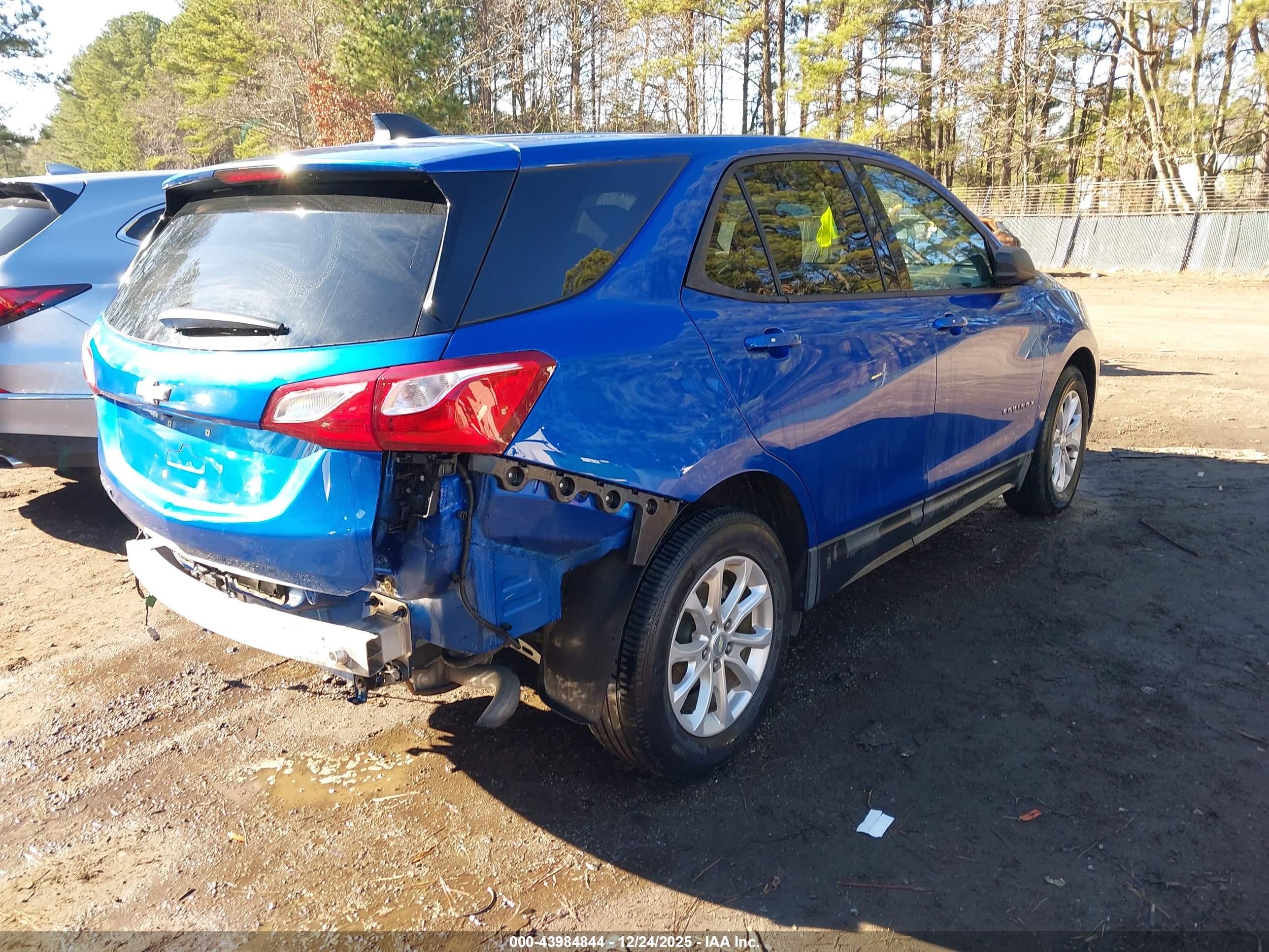CHEVROLET EQUINOX image 4