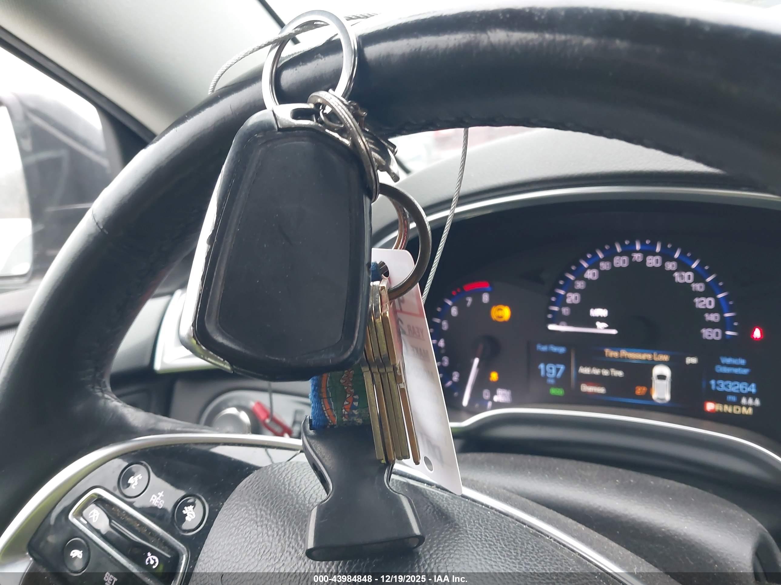 CADILLAC SRX image 11