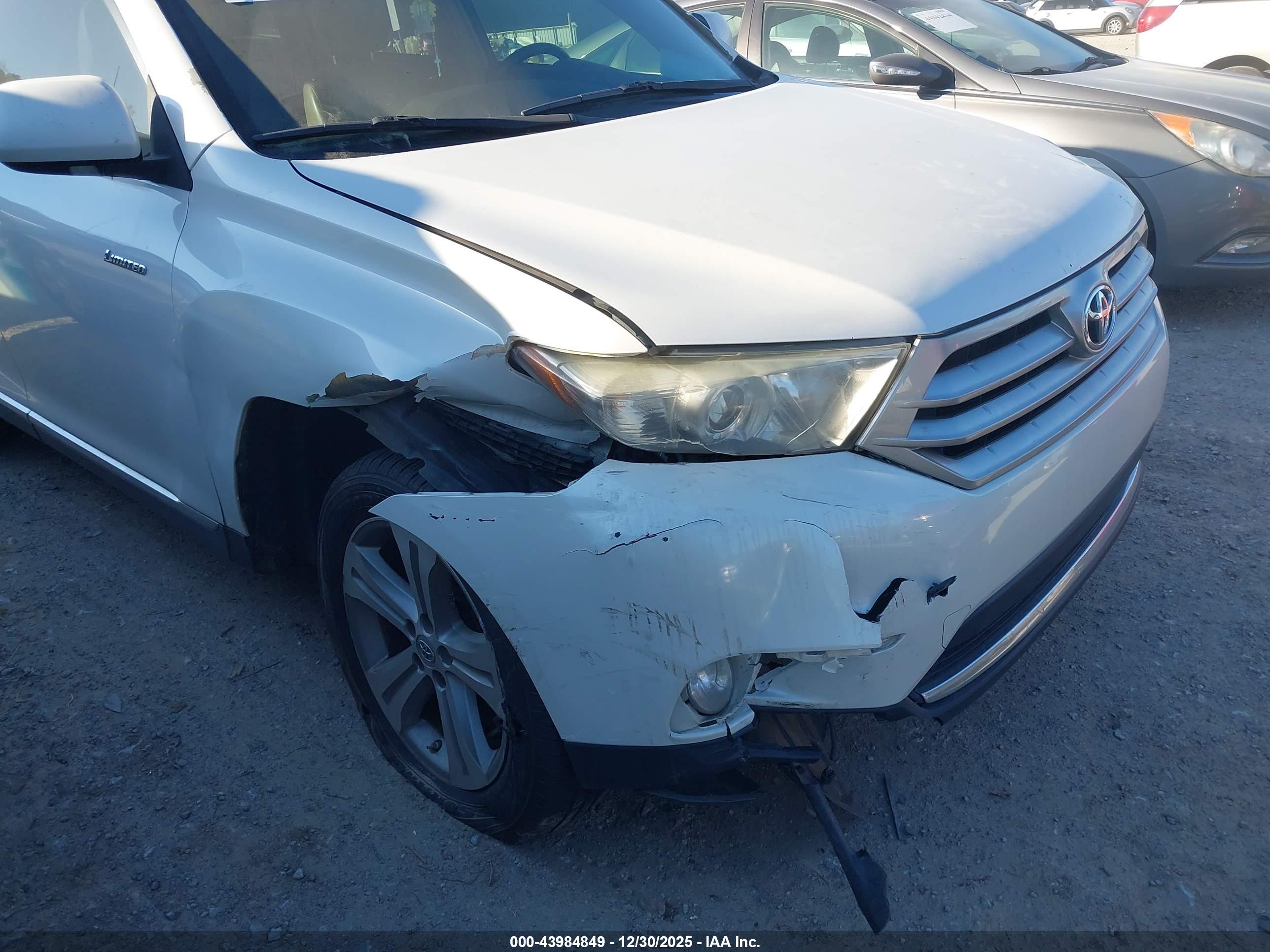 TOYOTA HIGHLANDER image 6