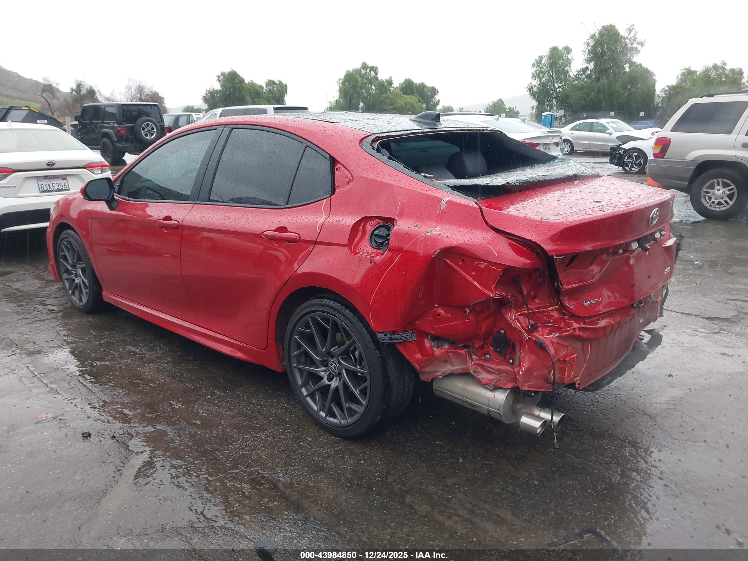 TOYOTA CAMRY image 3